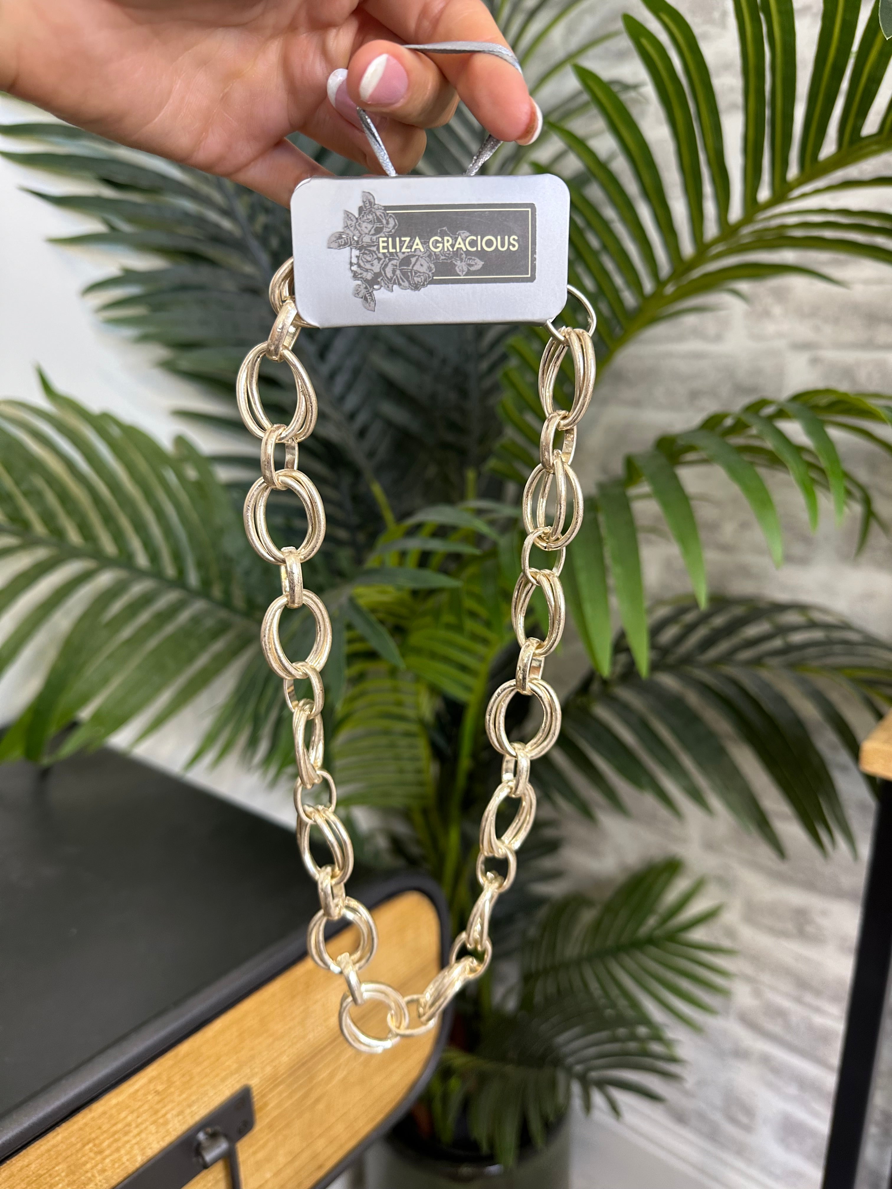 Eliza Gracious Double Linked chain necklace In Gold