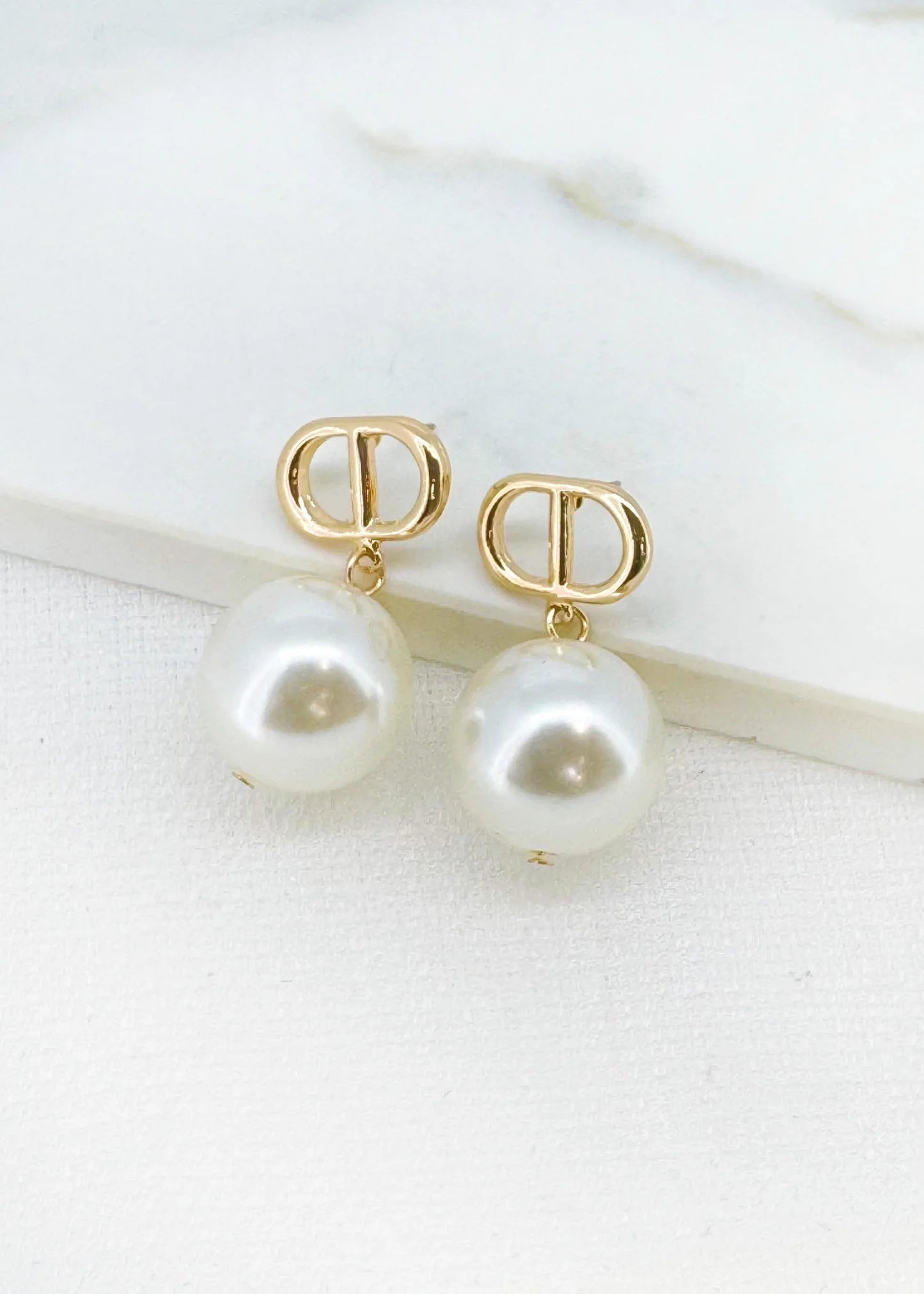 Envy Large Pearl Earrings In gold
