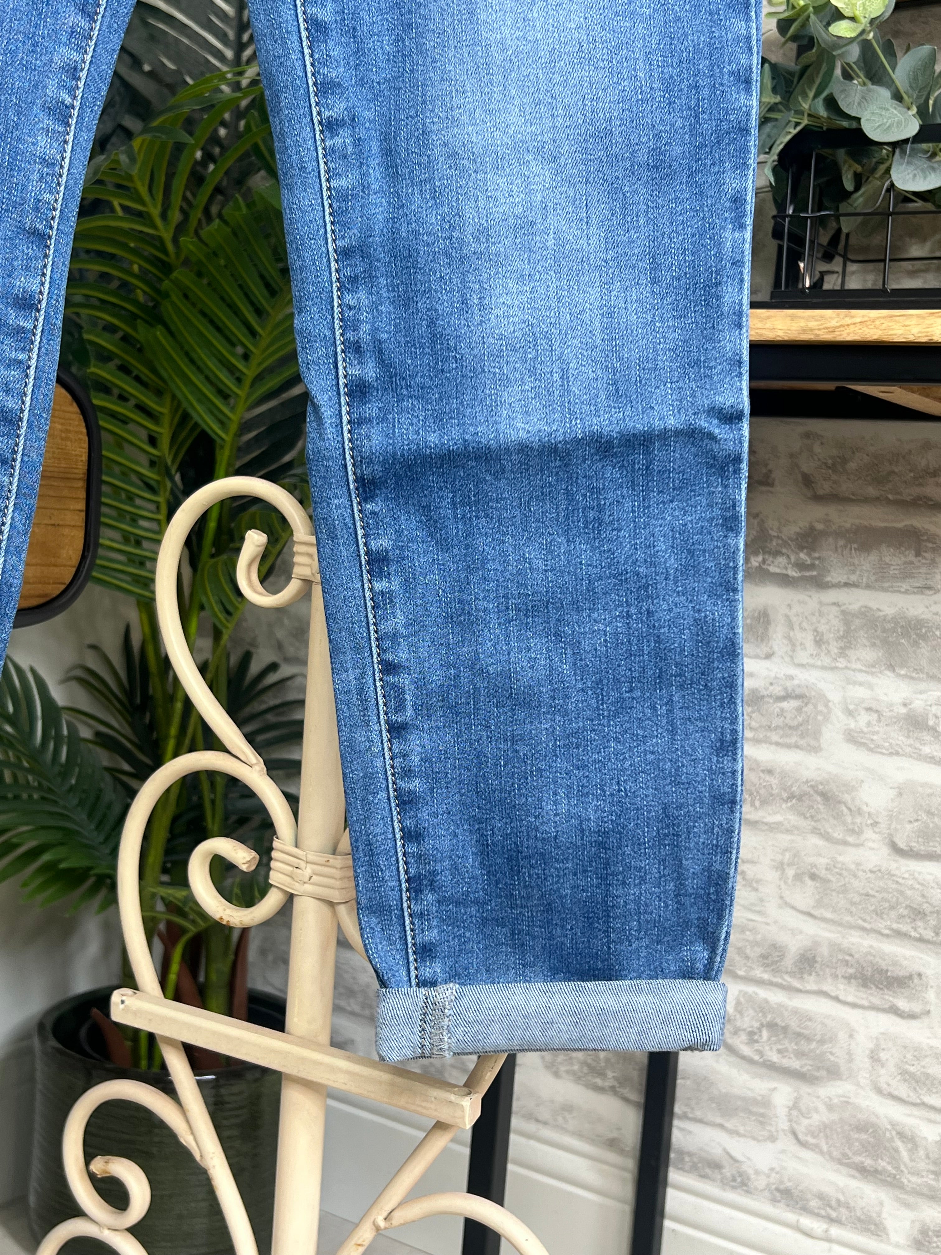 Toxik Highwaisted Boyfriend Jeans In Denim Wash