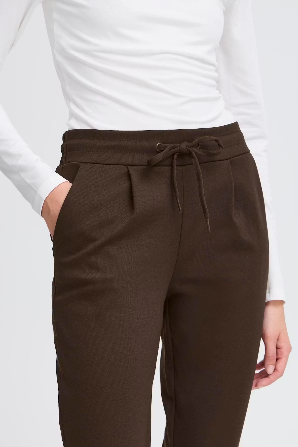 Ichi Ikate Tapered Trousers In chocolate Torte