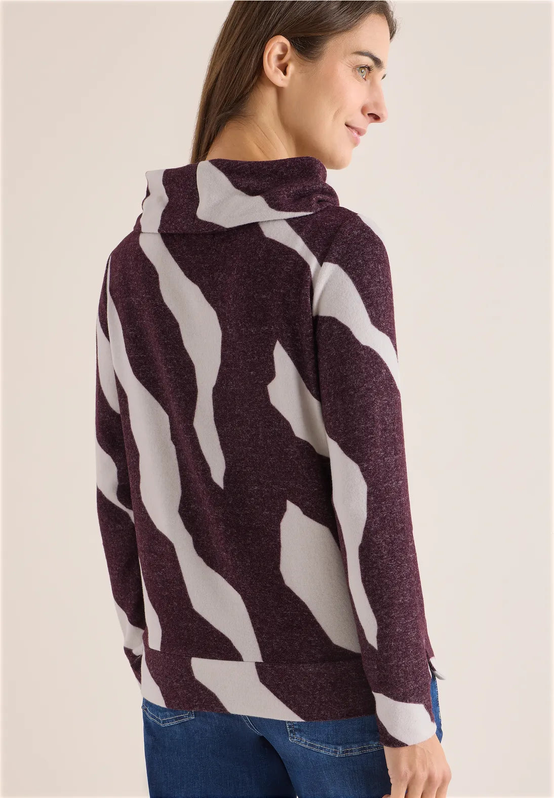 Cecil Printed Top with Collar In Eggplant Red