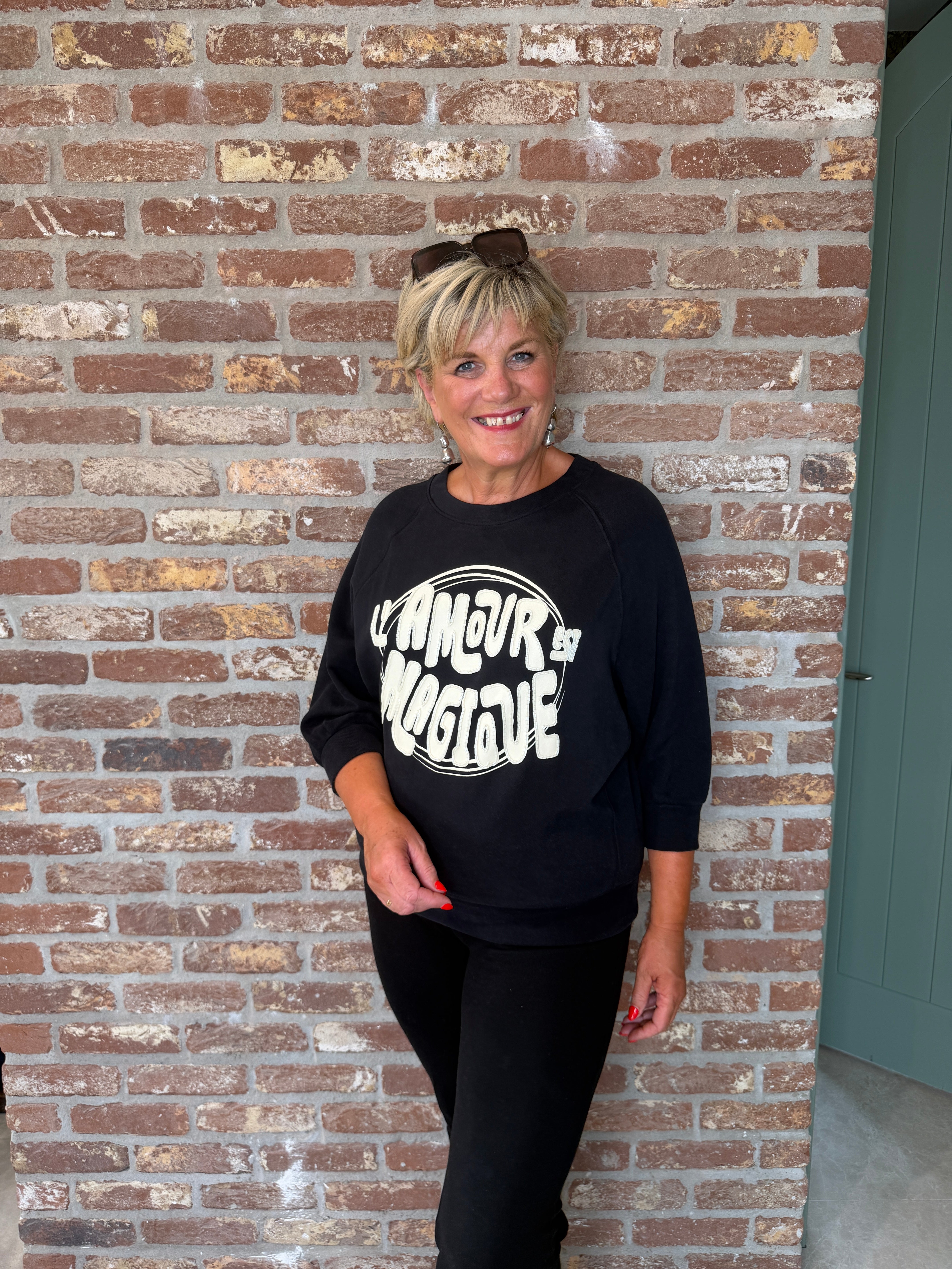 Oui wording sweatshirt in black