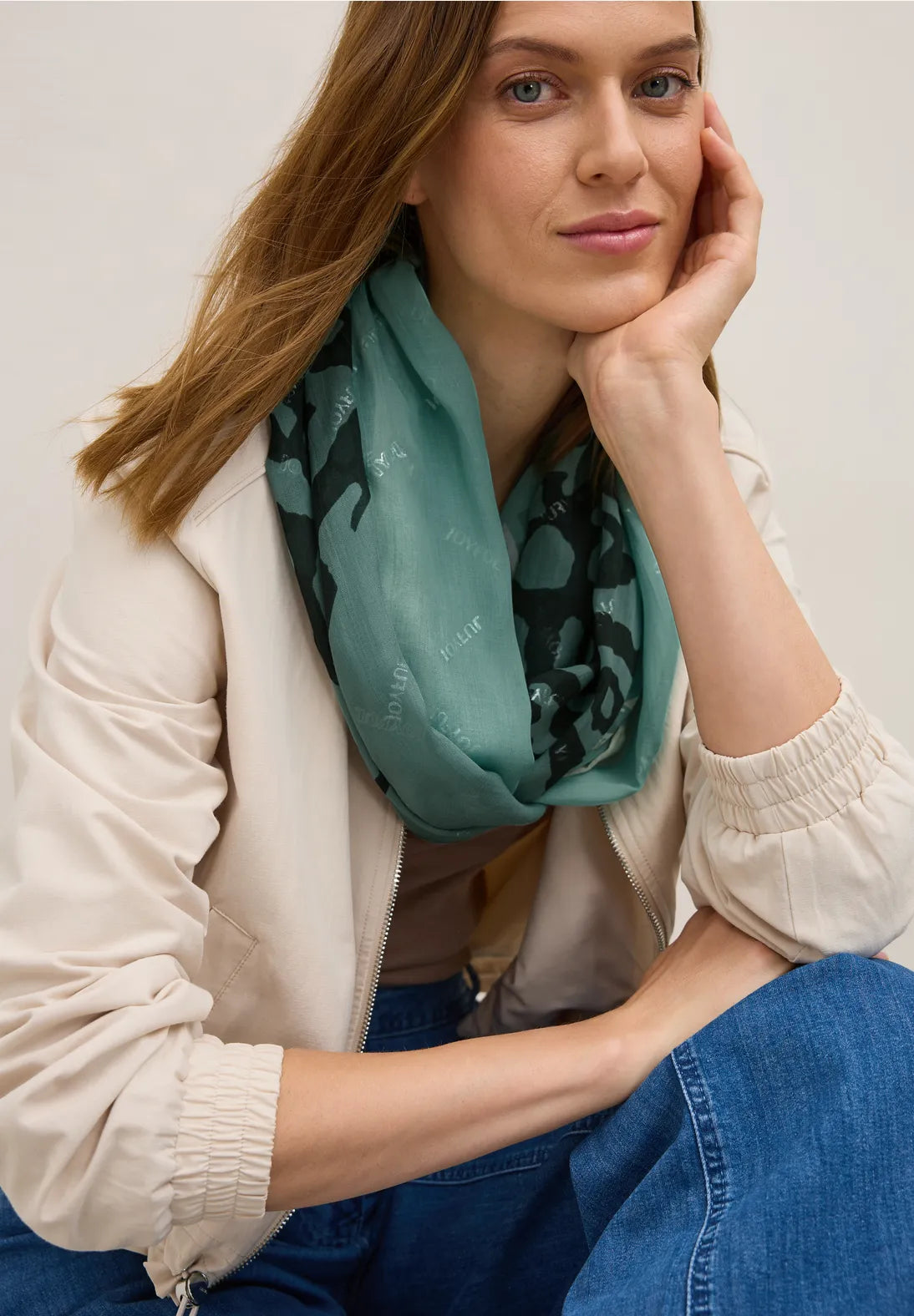 Cecil Foil Snood In Ink Green