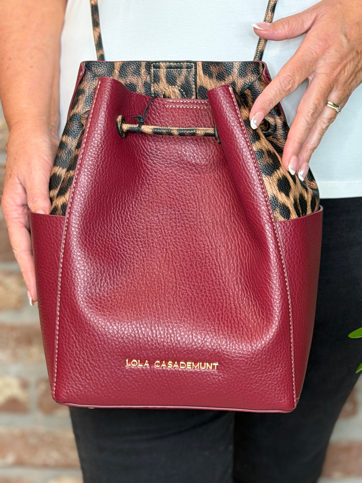 Two tone faux leather shopper in Bordeaux