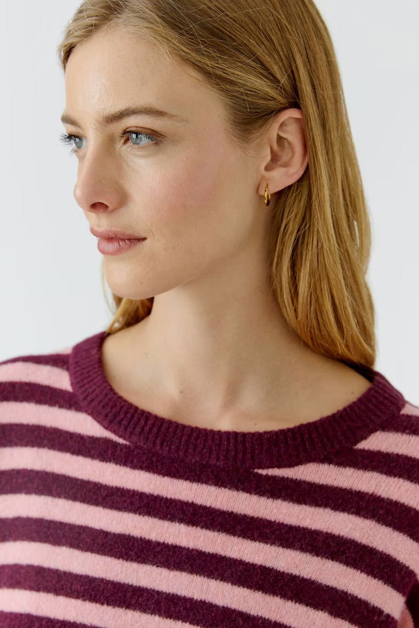 Striped pullover in dark red