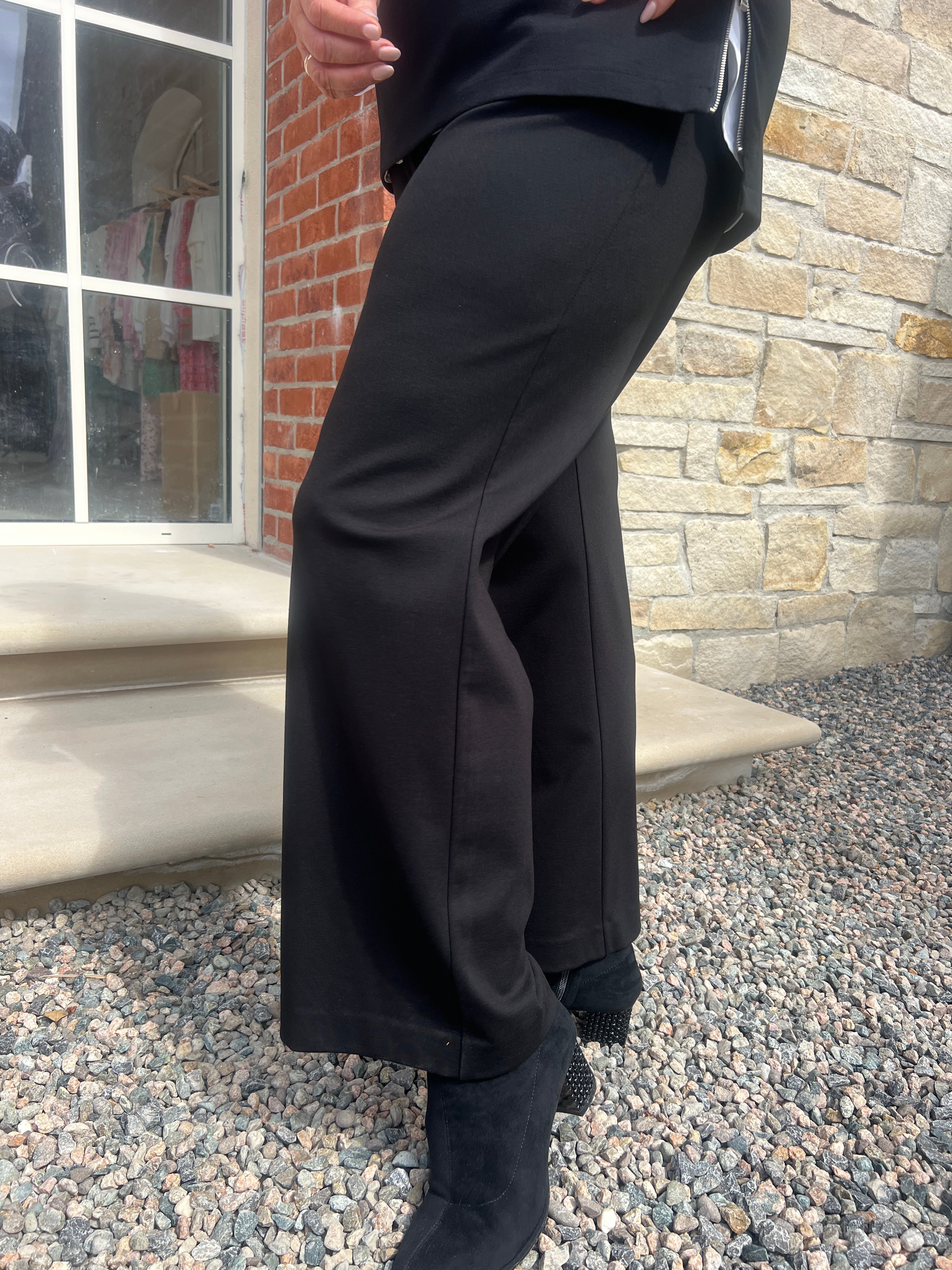 Peruzzi Wide Leg Trousers In Black