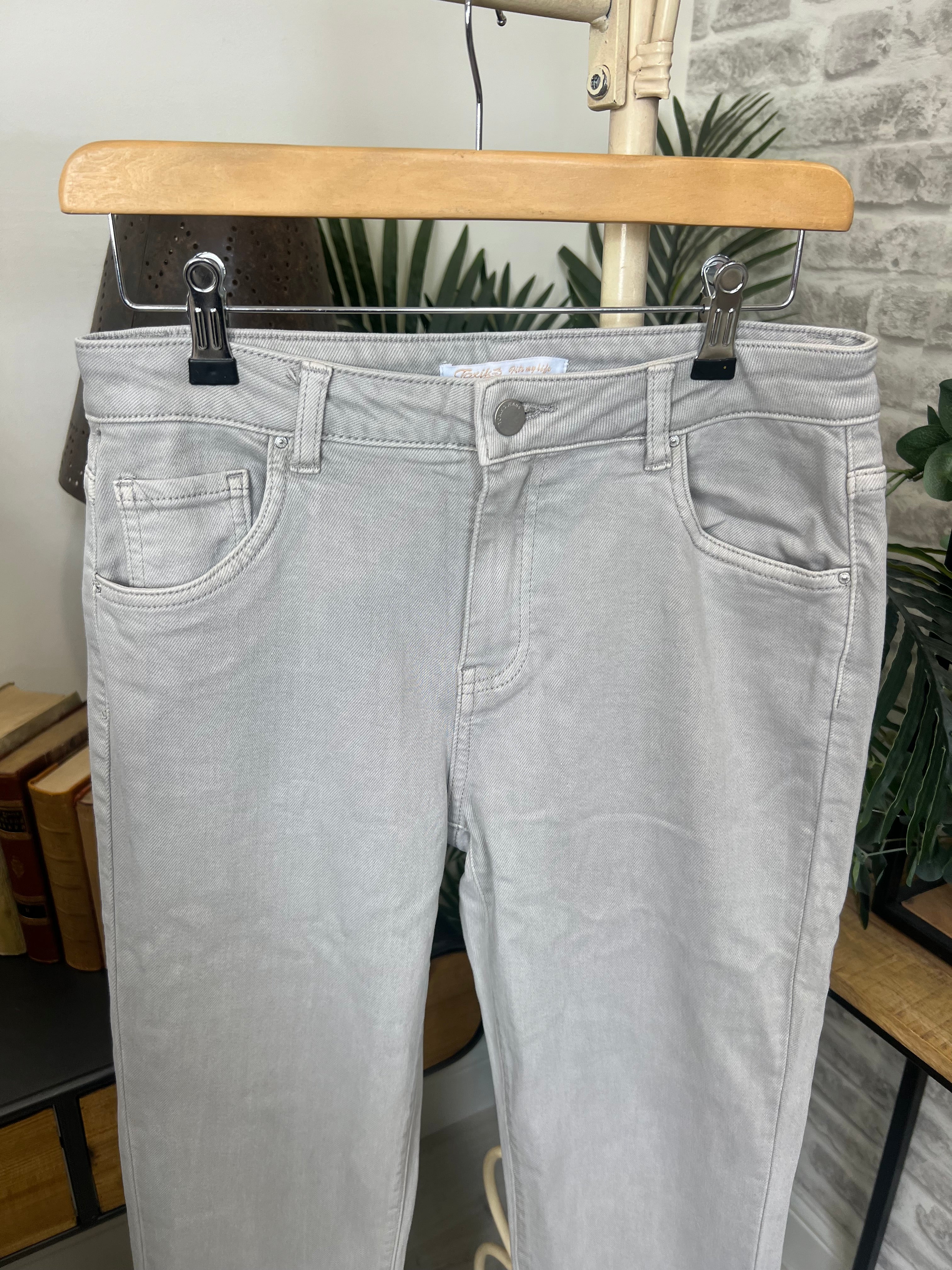 Toxik Highwaited Boyfriend Jeans In Stone/Beige