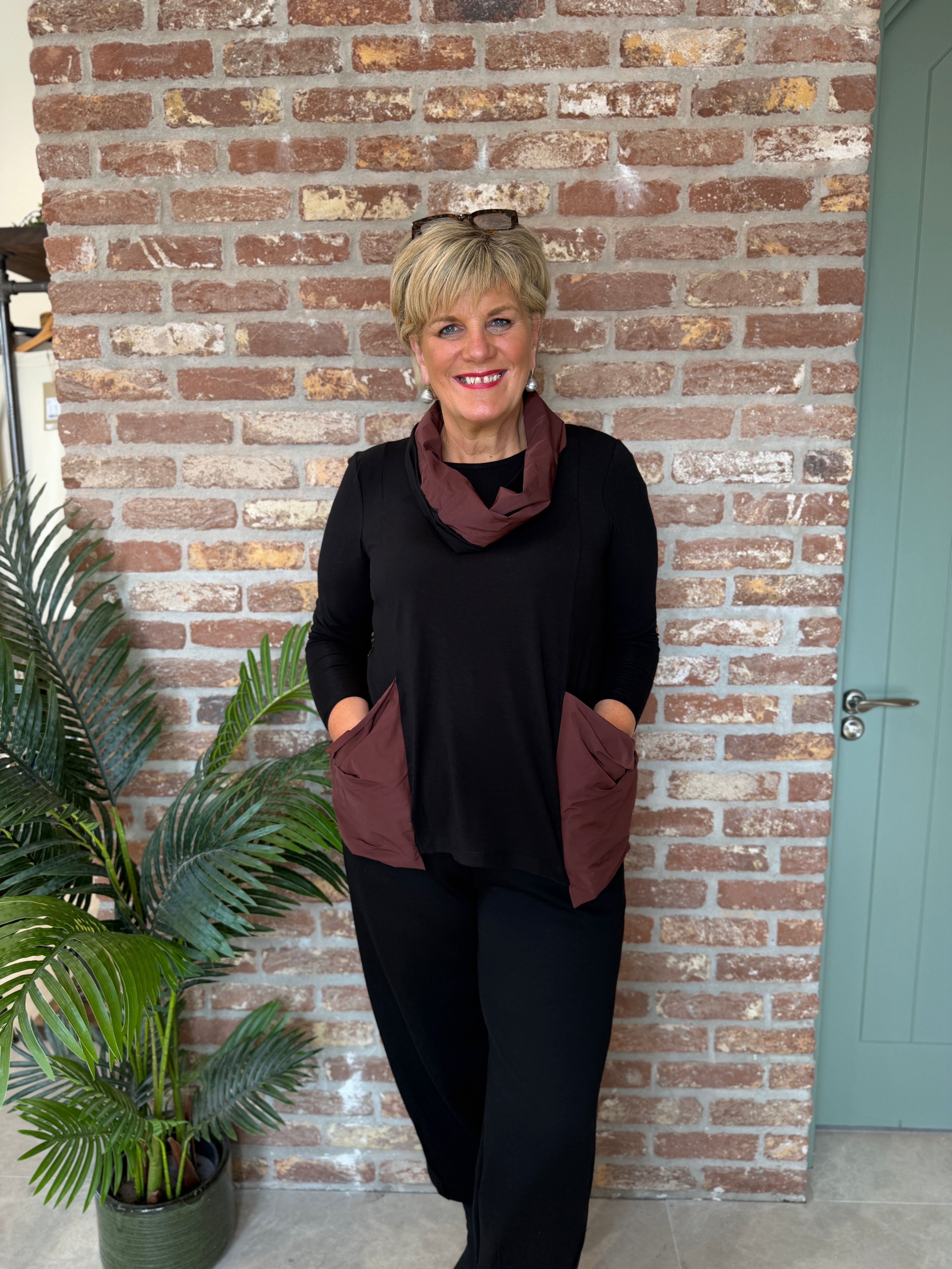 Block top with snood in brown & black