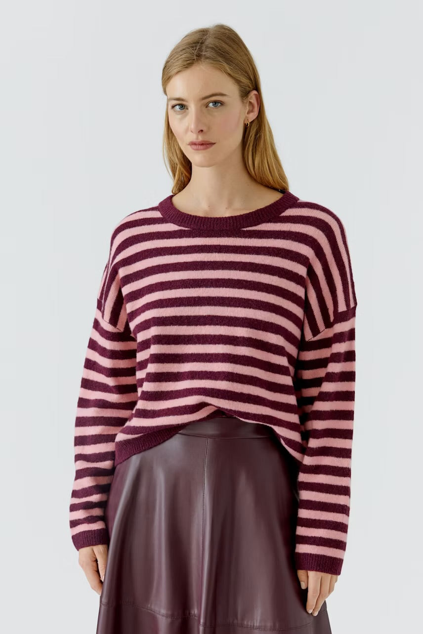 Striped pullover in dark red