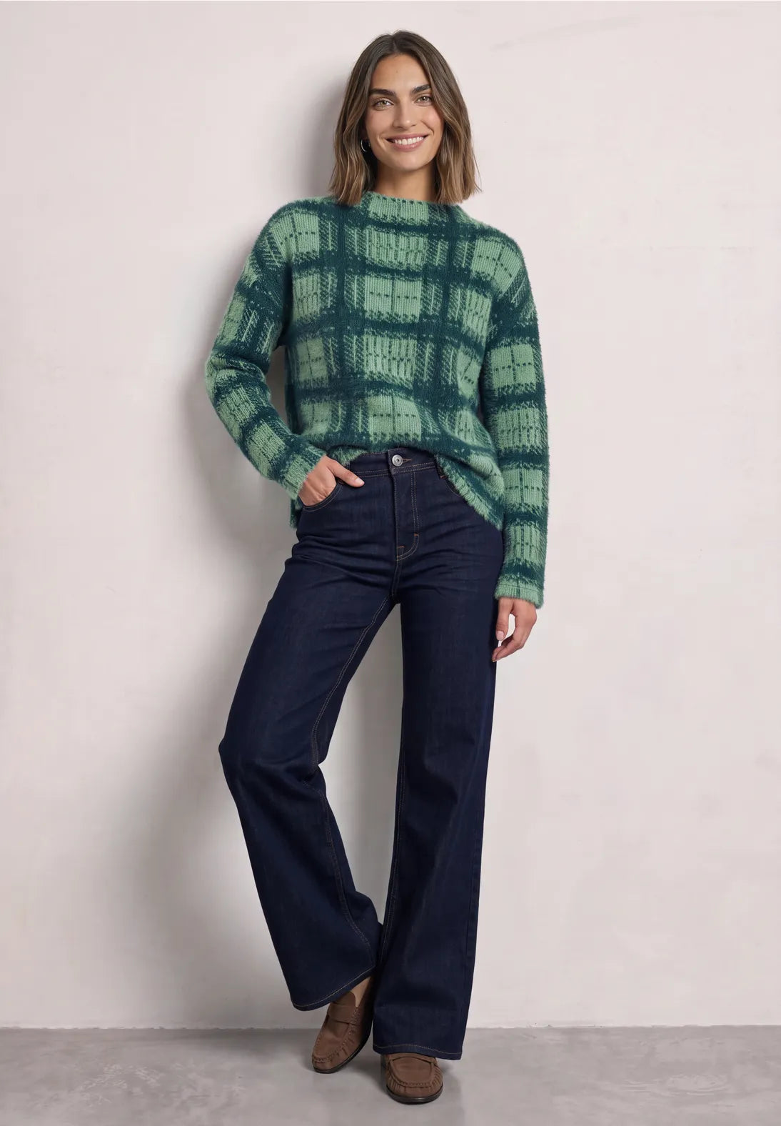 Fluffy sweatshirt in stormy green