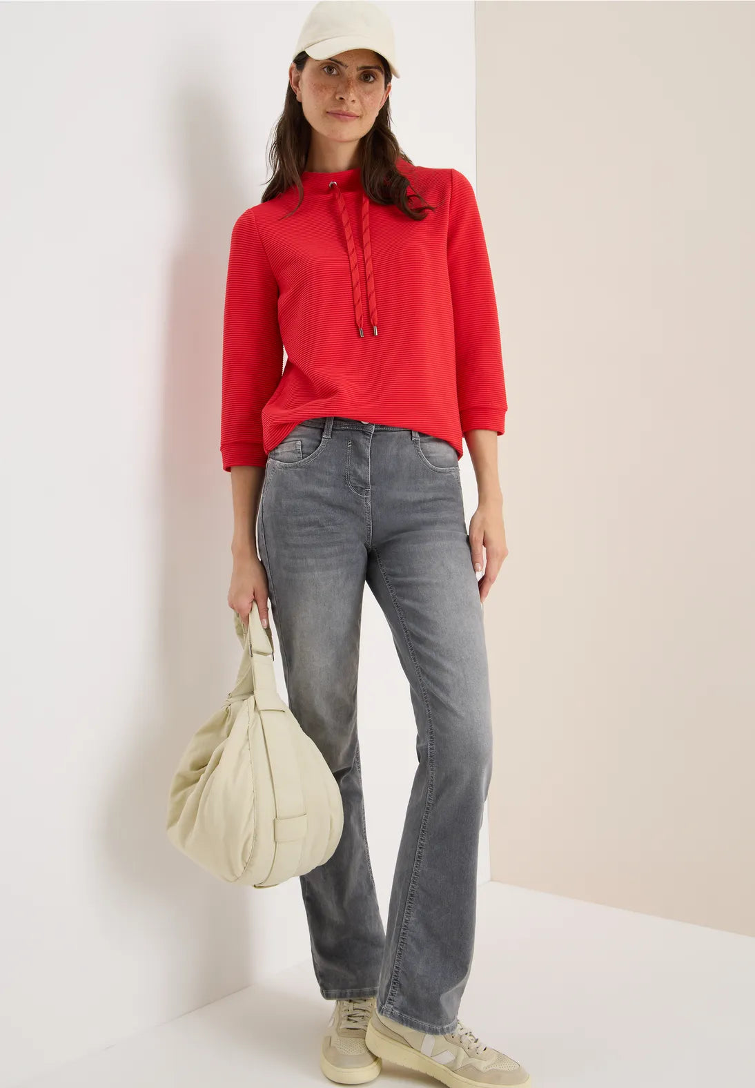 Cecil Ribbed Funnel Neck sweatshirt In Fiery Red