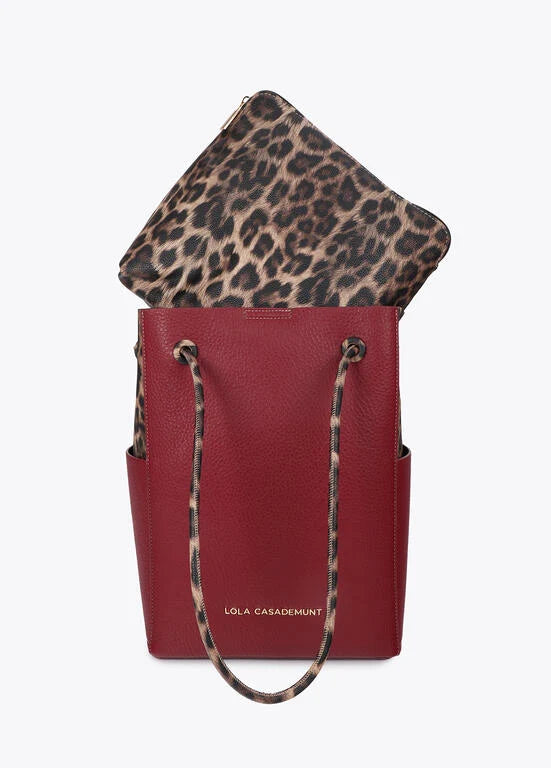 Two tone faux leather shopper in Bordeaux