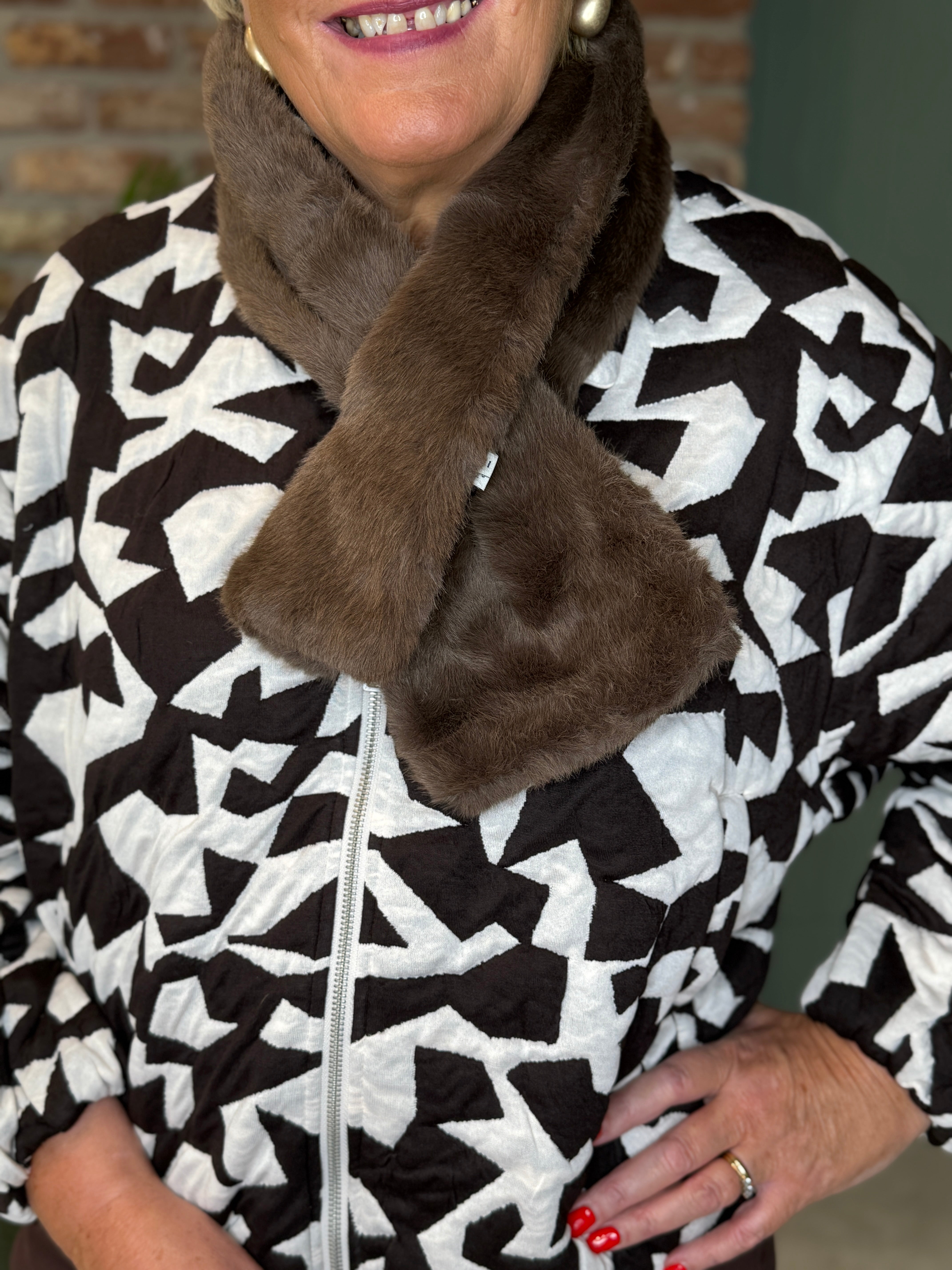 Fur loop scarf In Coffee Bean