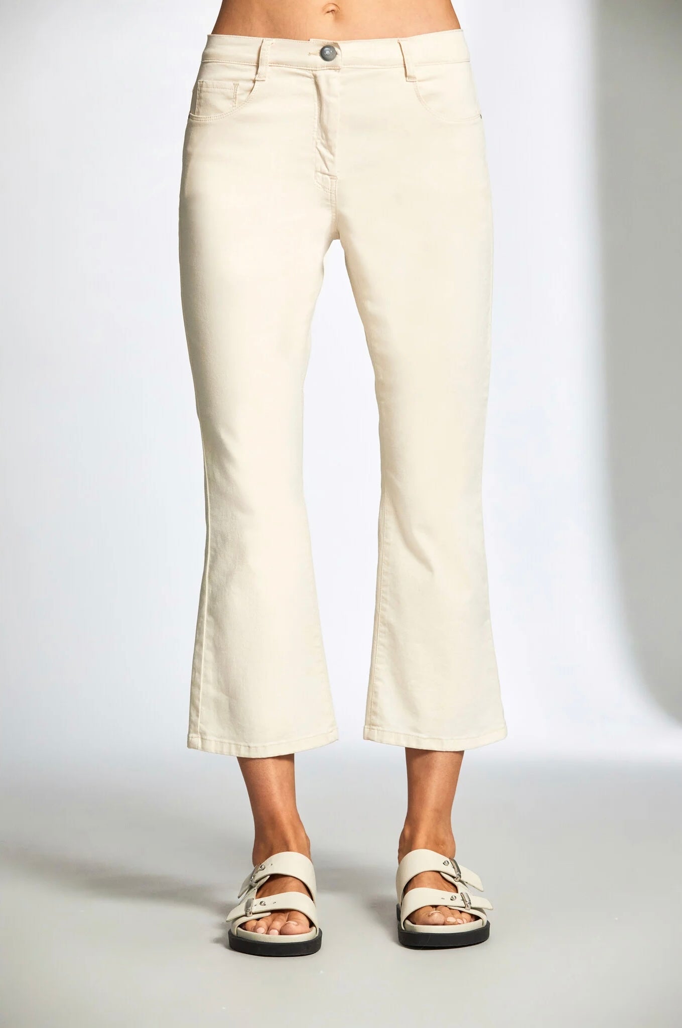 Peruzzi Kick Flare Jeans In Vanilla
