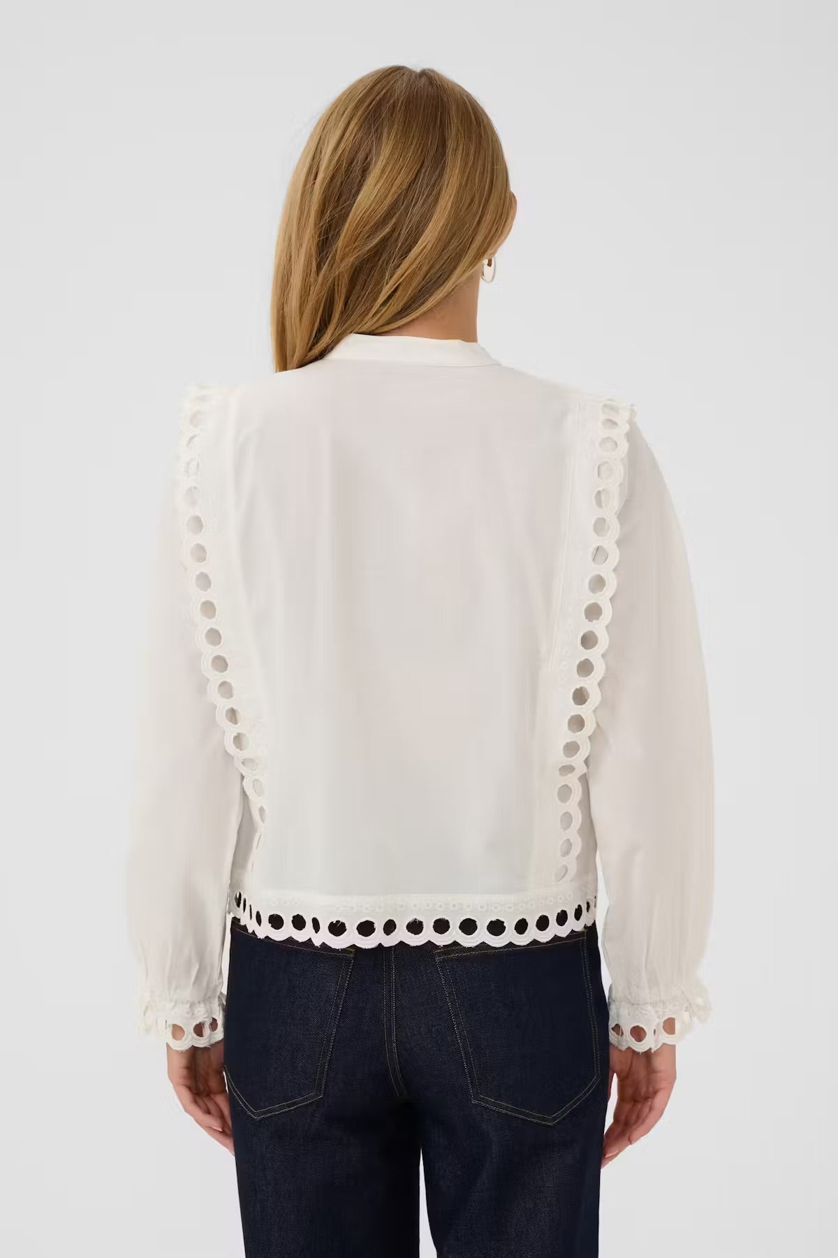 Cut-out detailing shirt in white