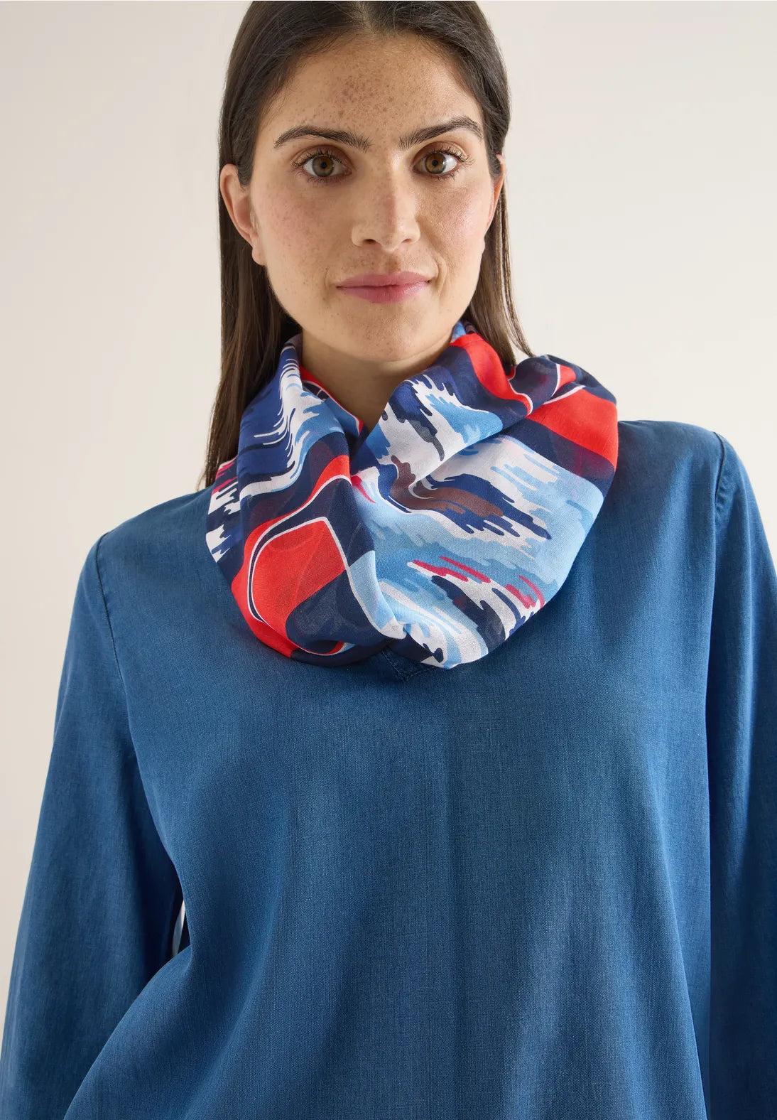 Cecil Print Loop Snood In Universal Blue