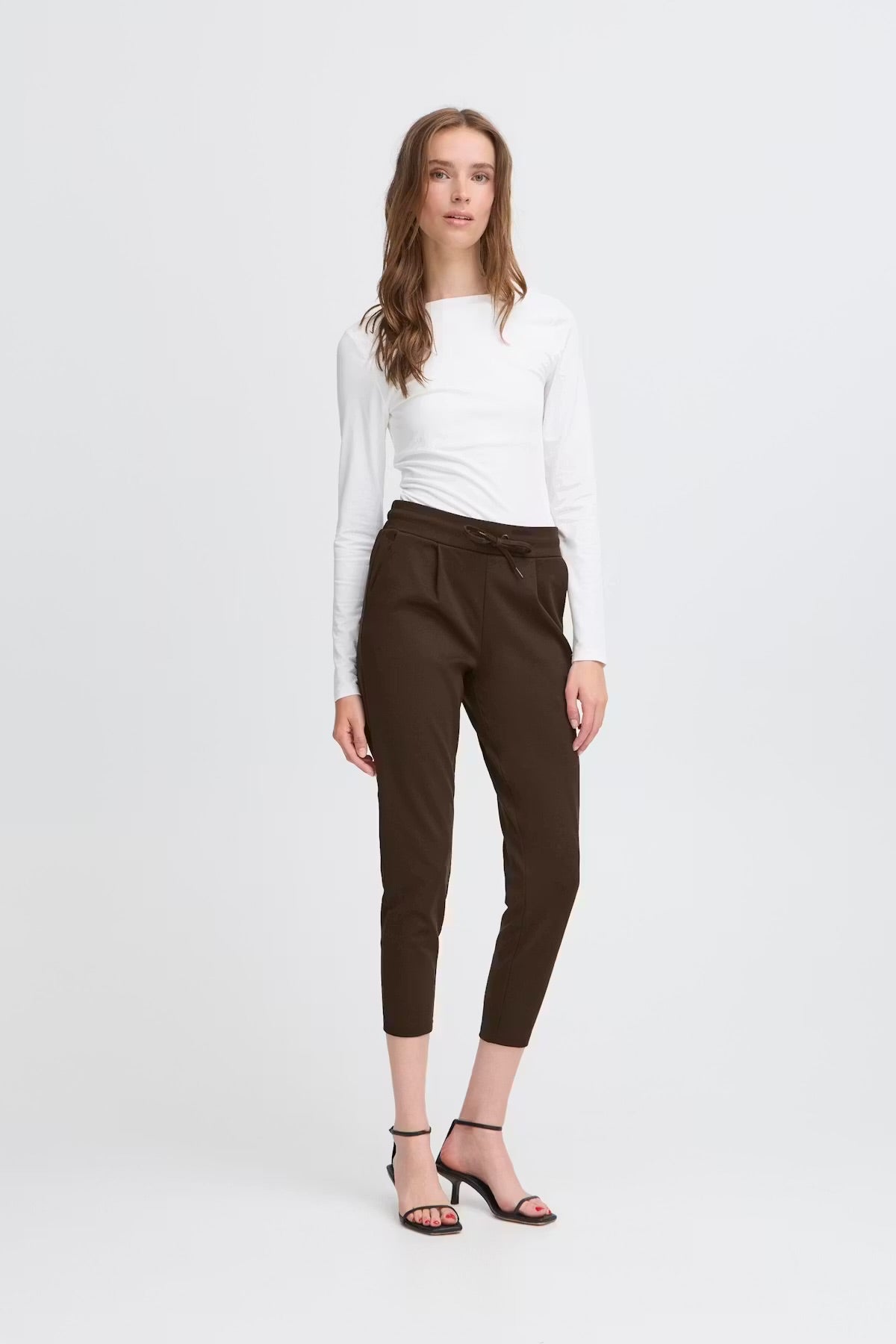 Ichi Ikate Tapered Trousers In chocolate Torte
