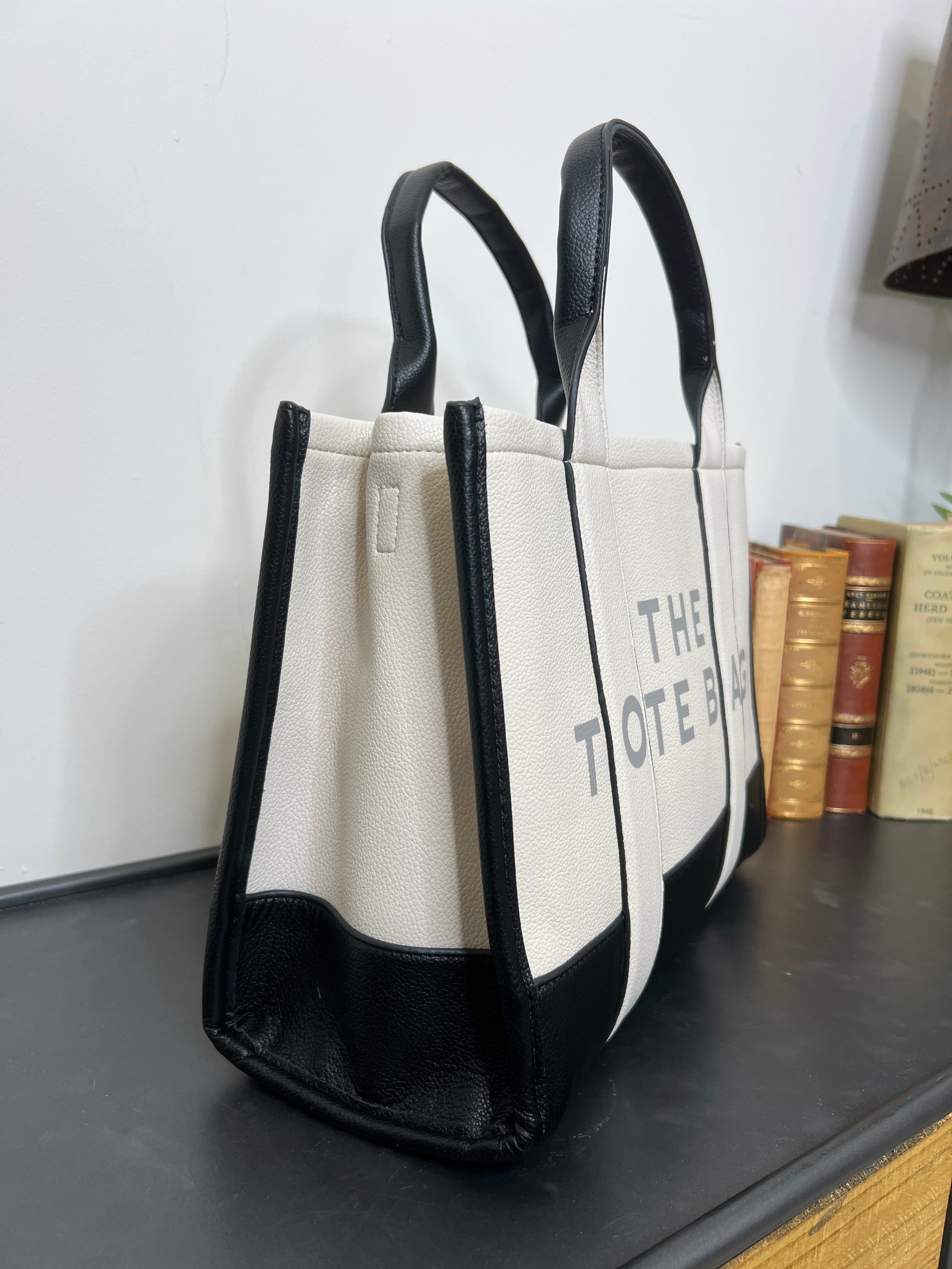Taylor ‘The Tote Bag’ in cream & black