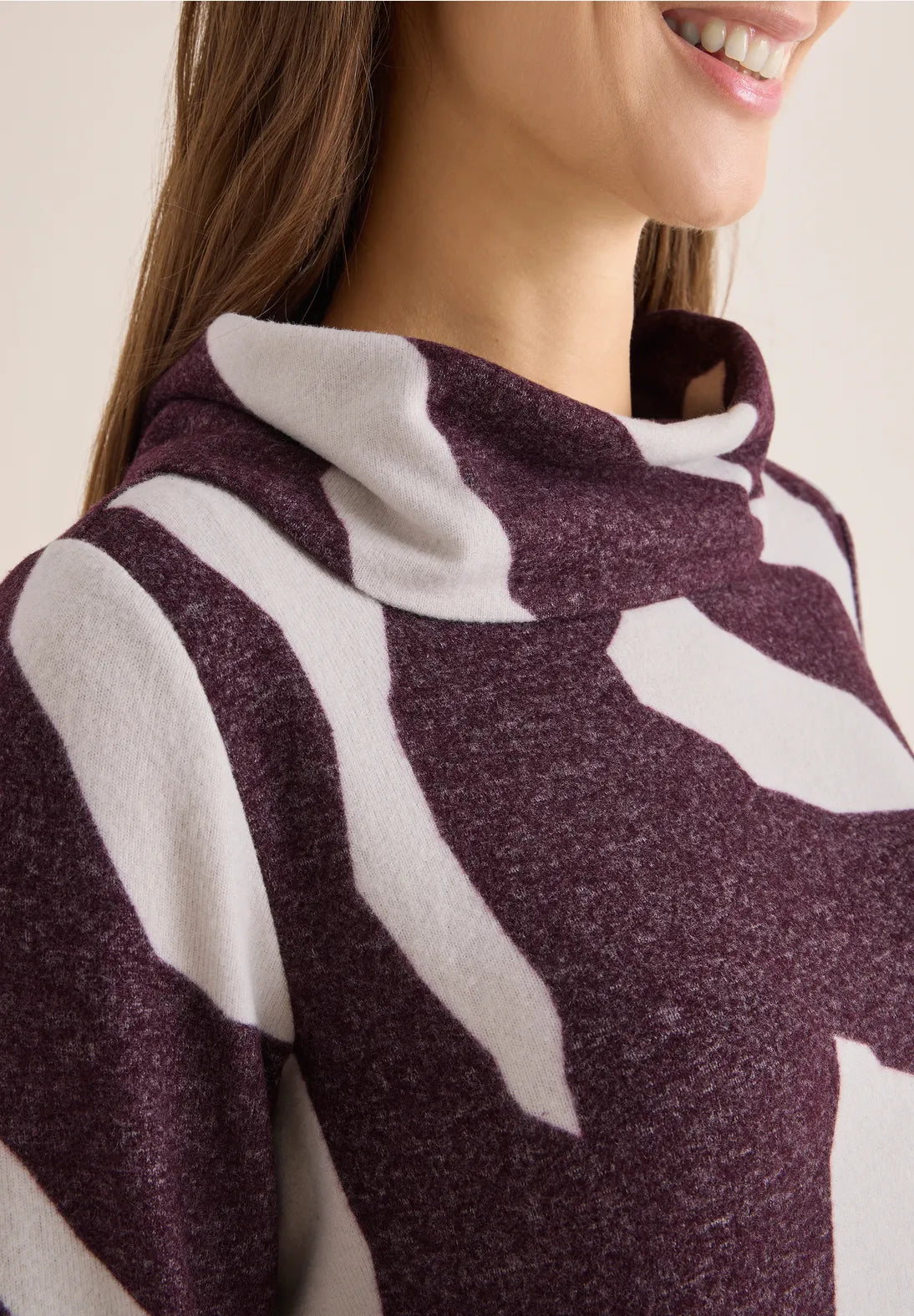 Cecil Printed Top with Collar In Eggplant Red