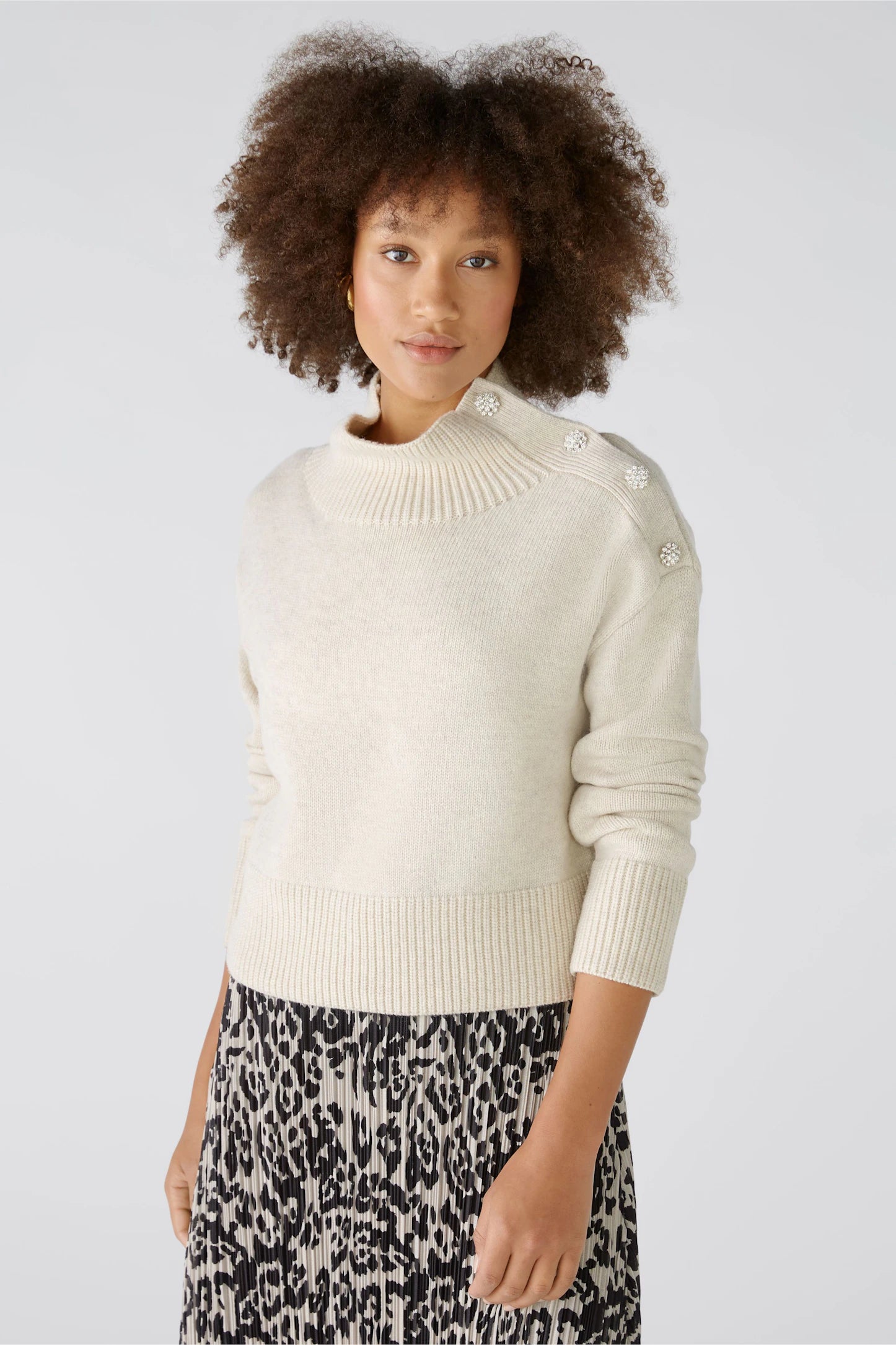 Oui Jumper With Decorative Buttons In Off White