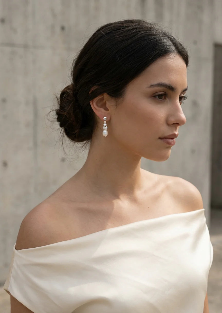 Envy knot & pearl Dropper Earrings In silver