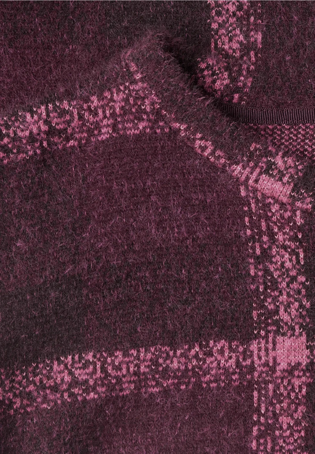 Checked pullover in rustic rouge
