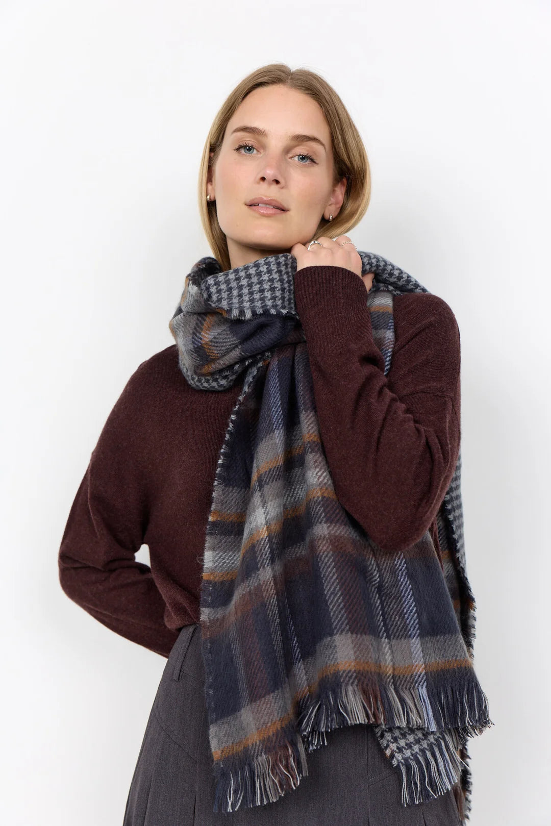 Soya Concept Hanan scarf in navy