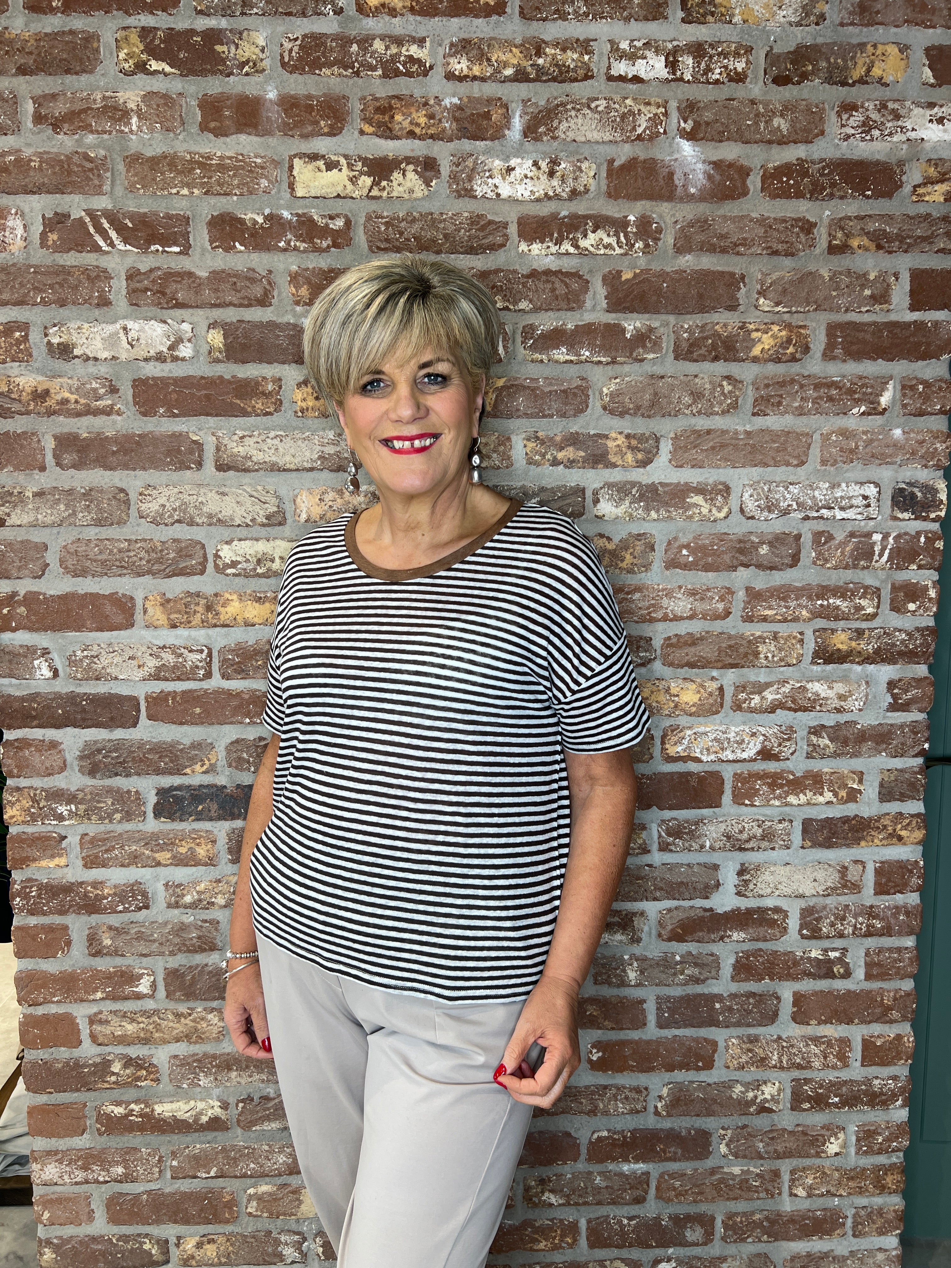 Oui Pure Linen t-shirt In dark brown & off white