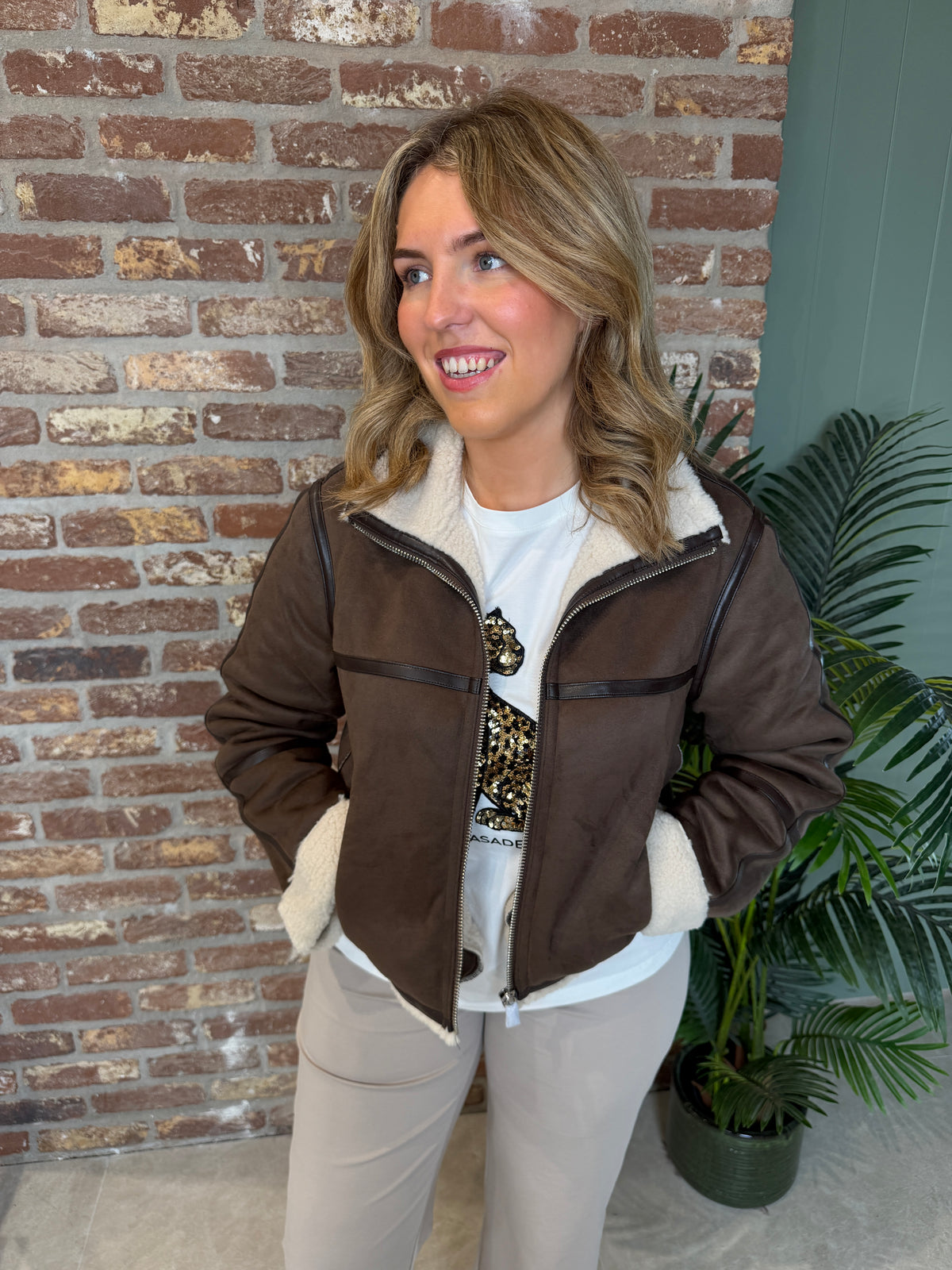 Aviator jacket in brown