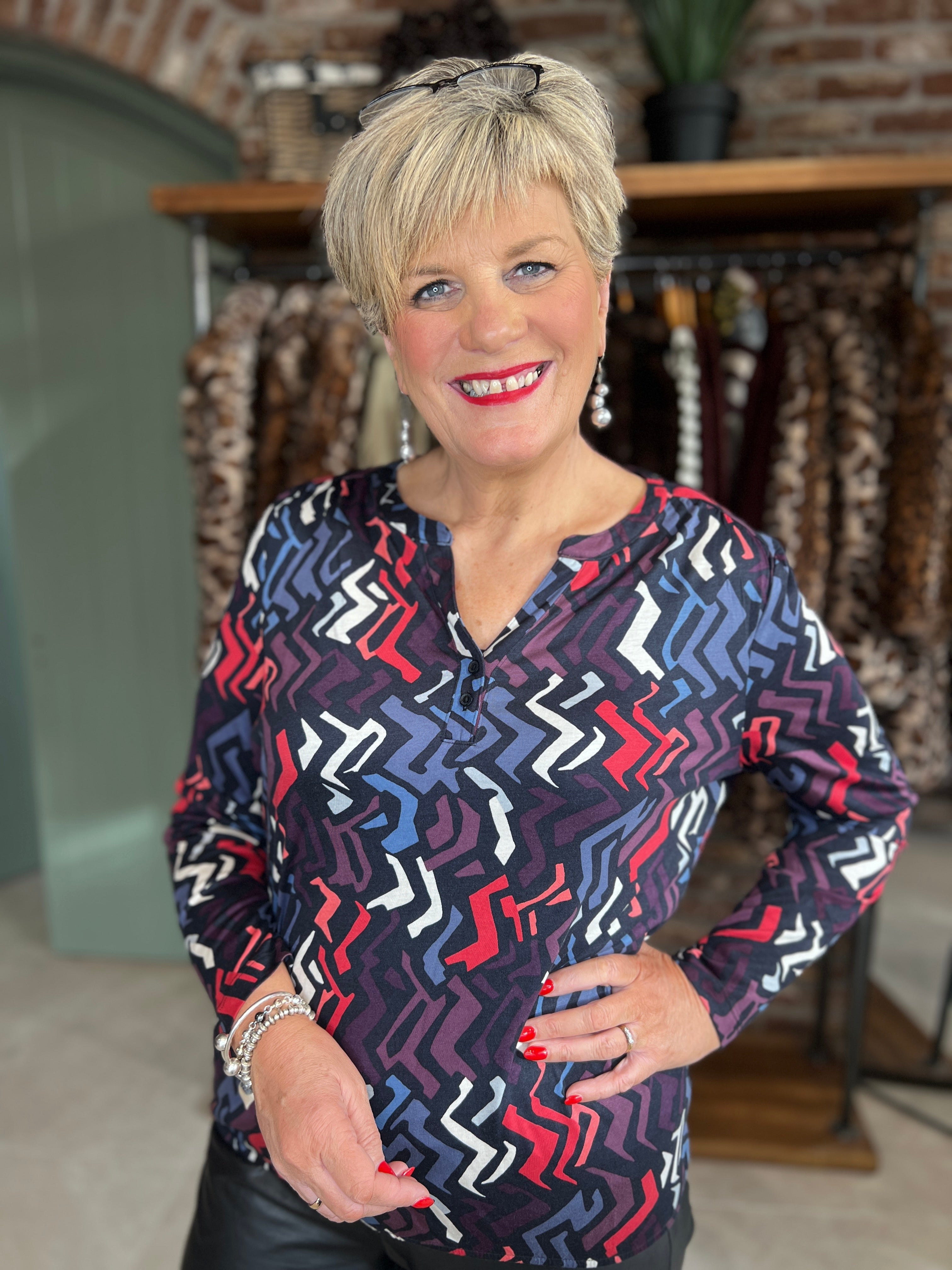 Cecil Geometric Top In Black Multi