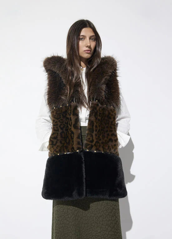 Animal print gilet with studs in brown & black