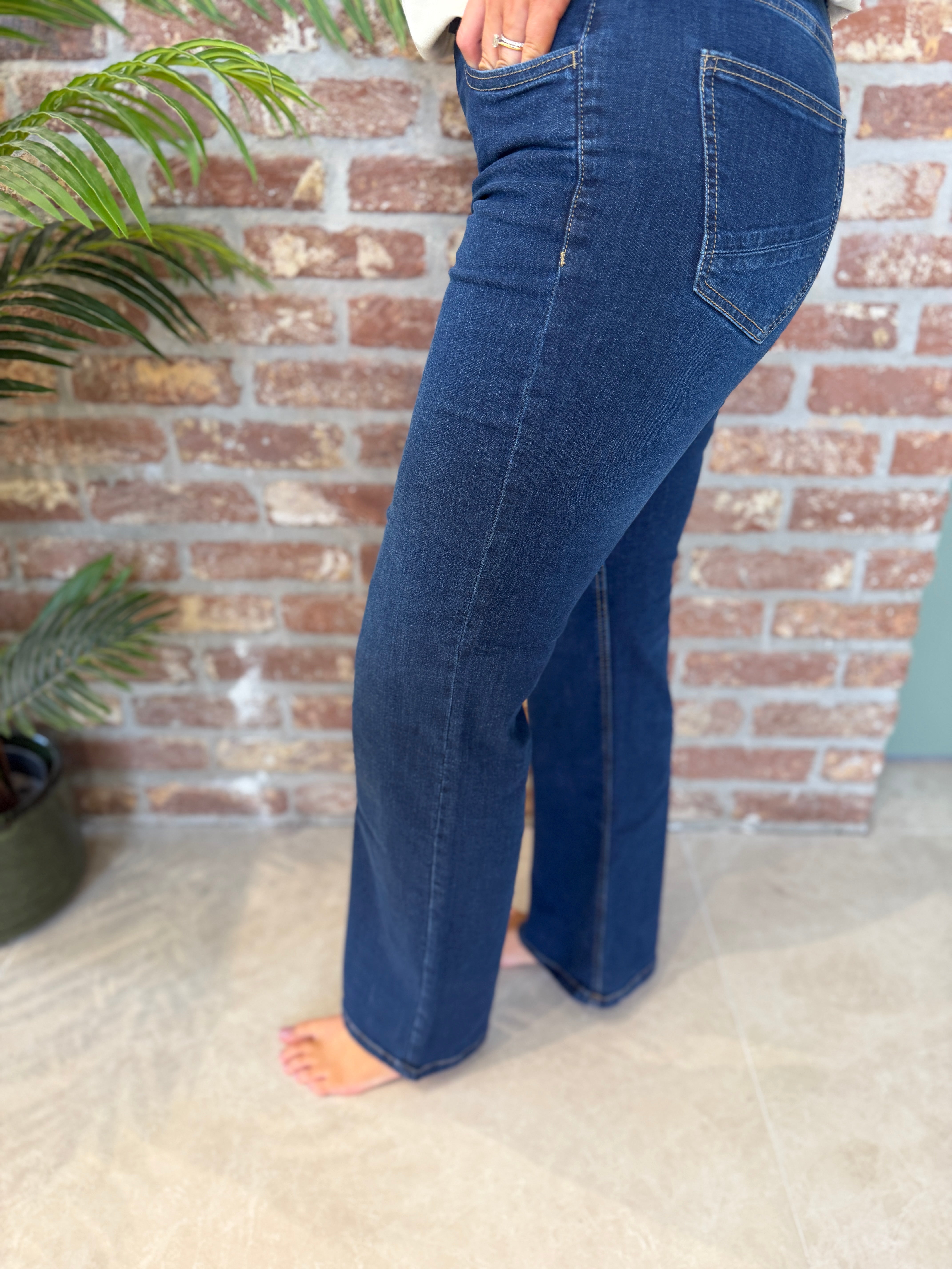 Stehmann Melli Flared Jeans In Fjord Navy