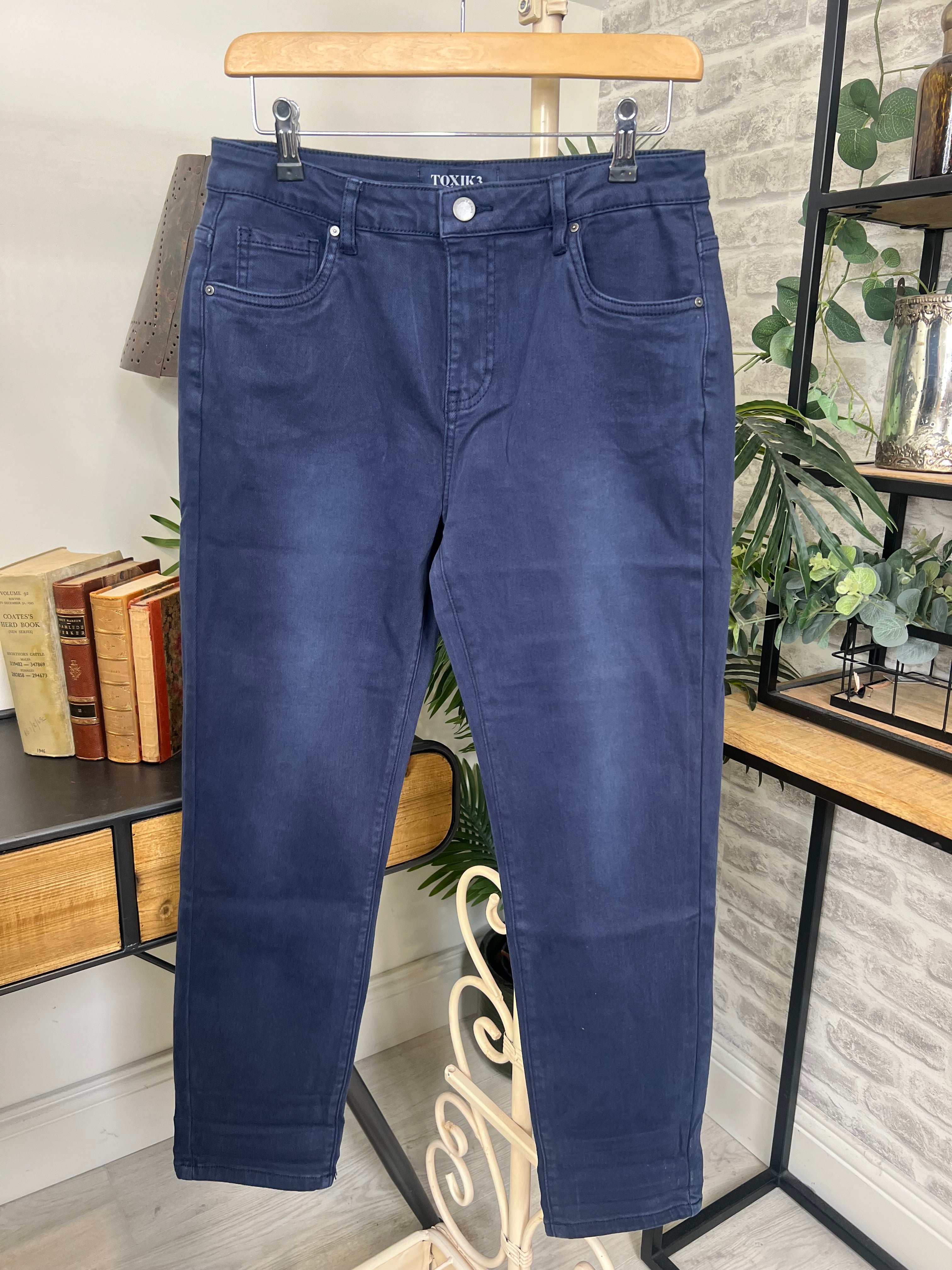 Toxik Highwaisted Boyfriend Jeans In Navy
