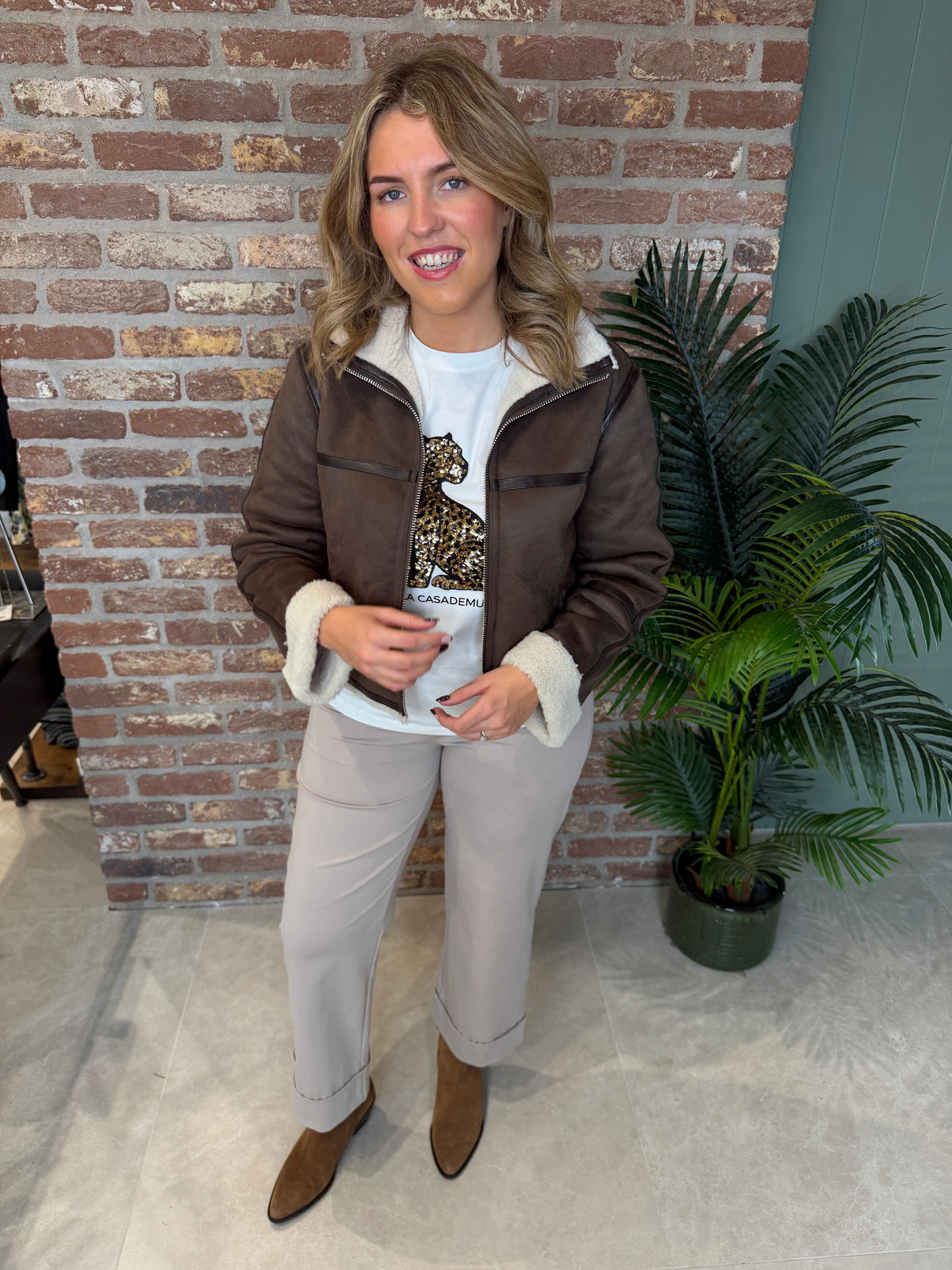 Aviator jacket in brown