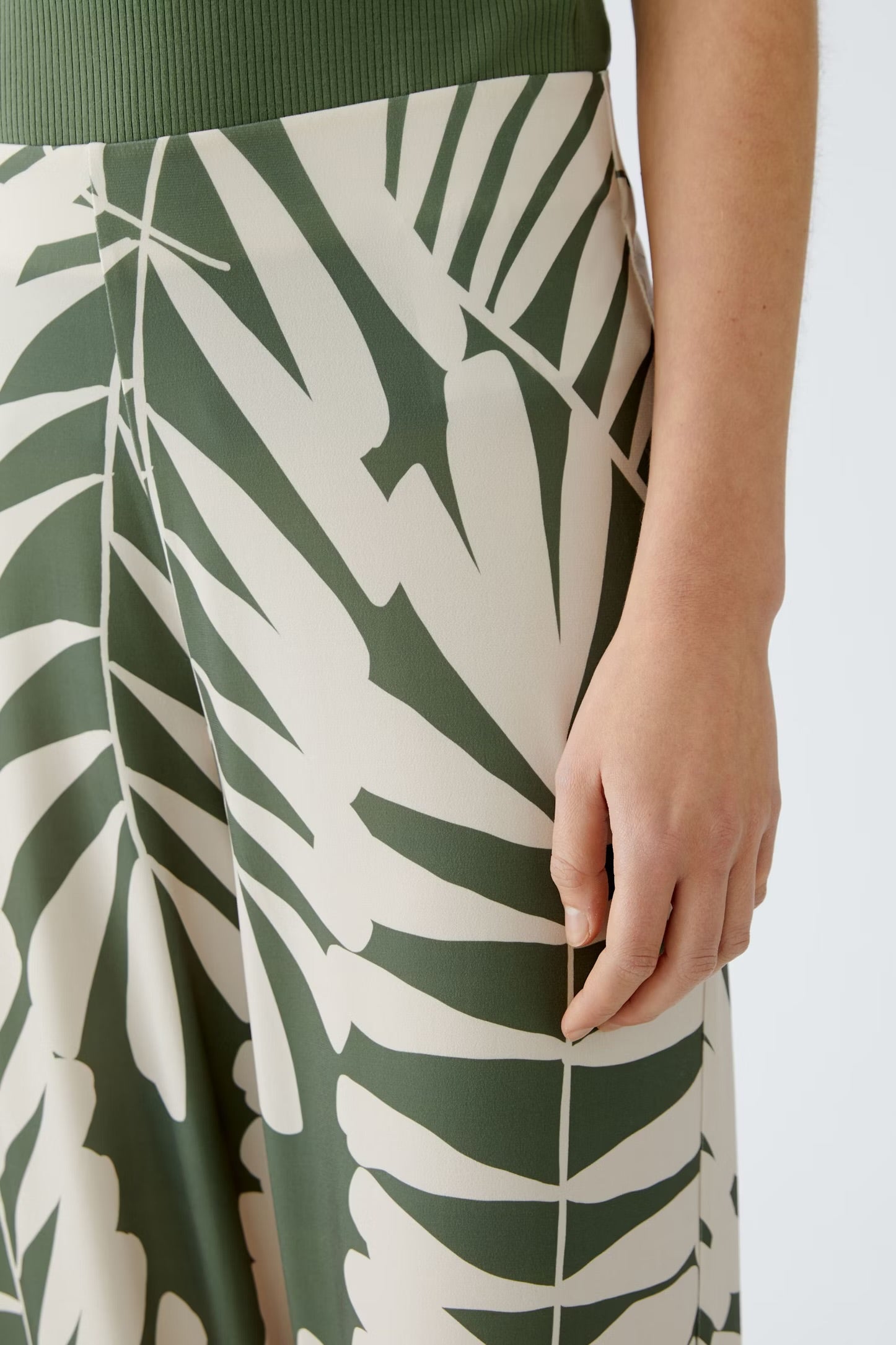 Oui Floral Trousers In Khaki & Stone