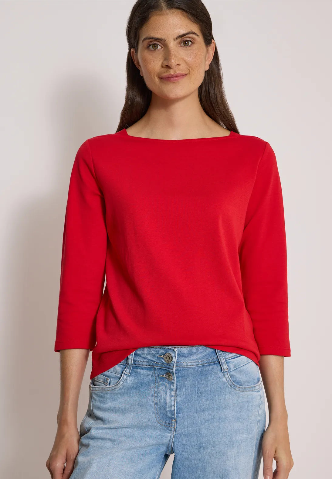 Basic boatneck top in flame red