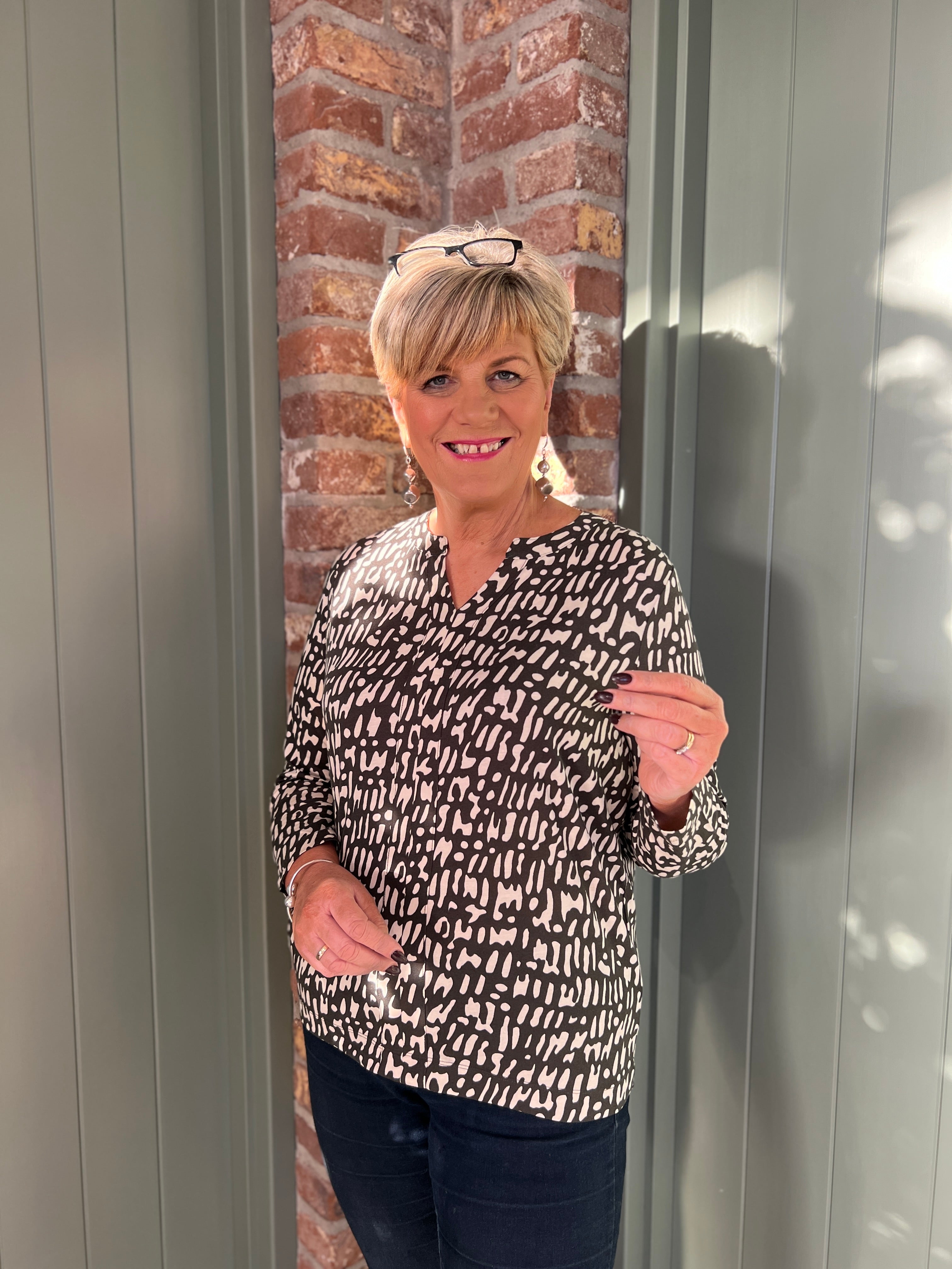 Cecil Minimal Patterned Top In Raw Khaki