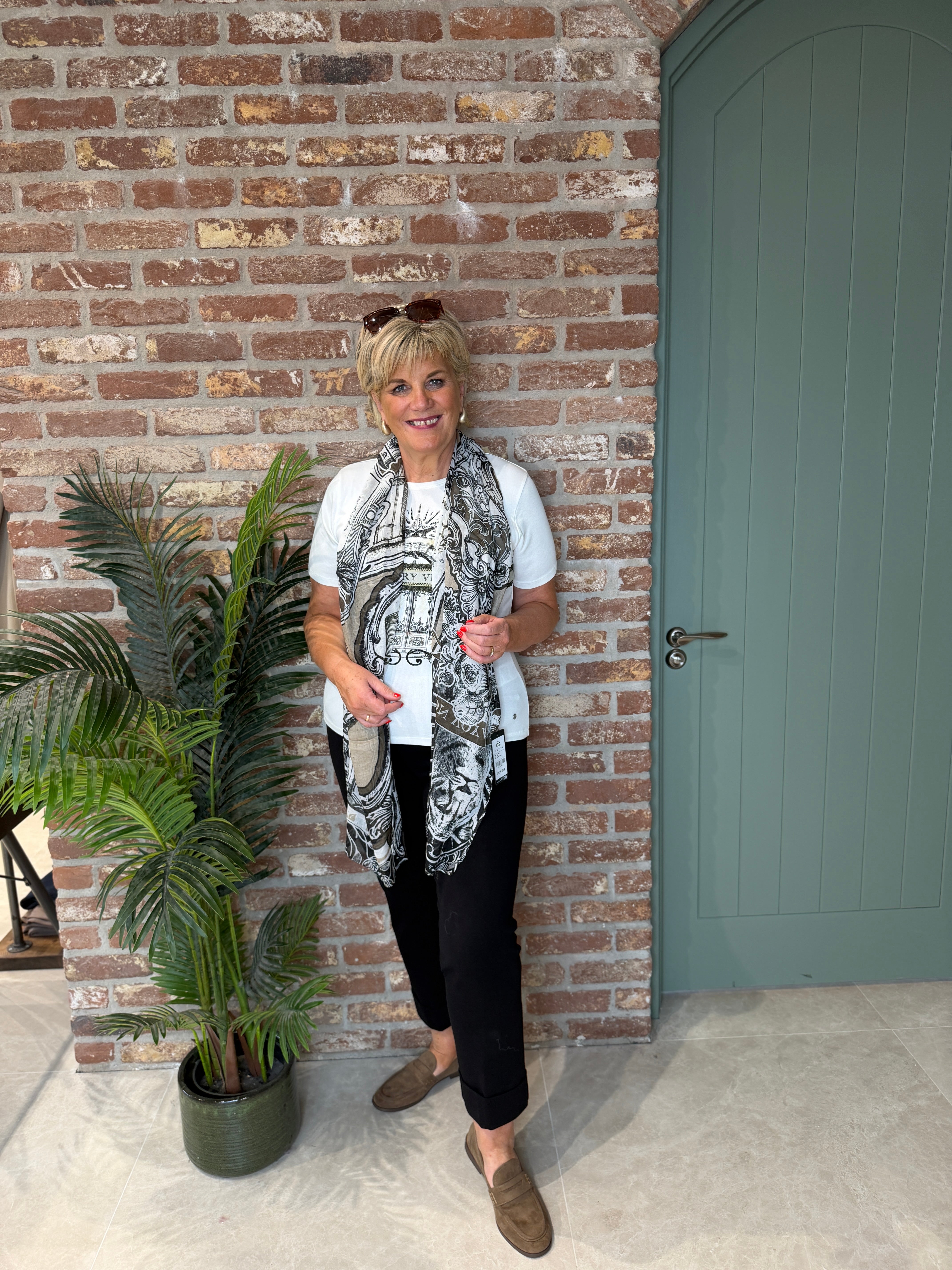 Floral Scarf In green multi