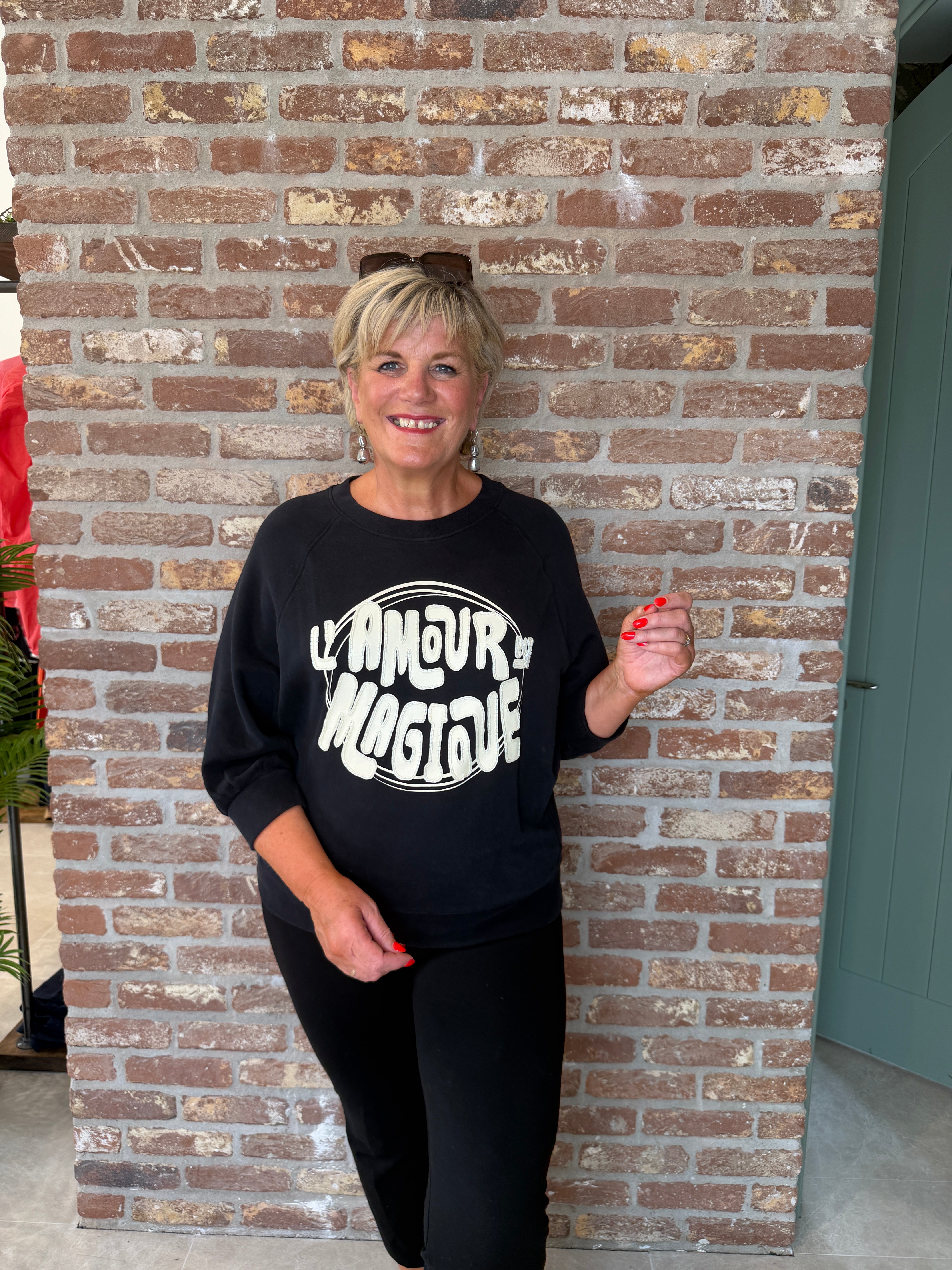 Oui wording sweatshirt in black