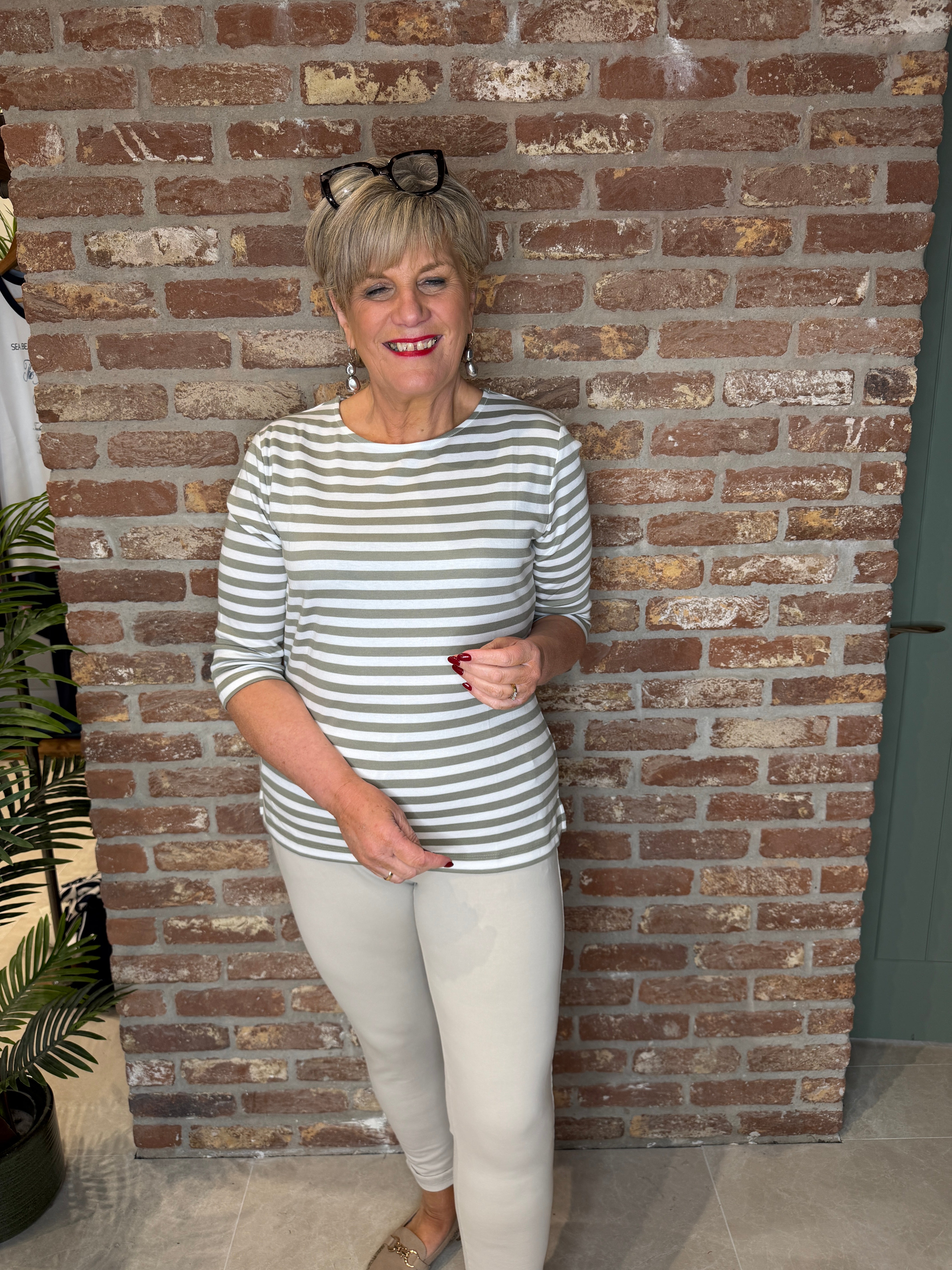 Oui soleila striped top In white & khaki