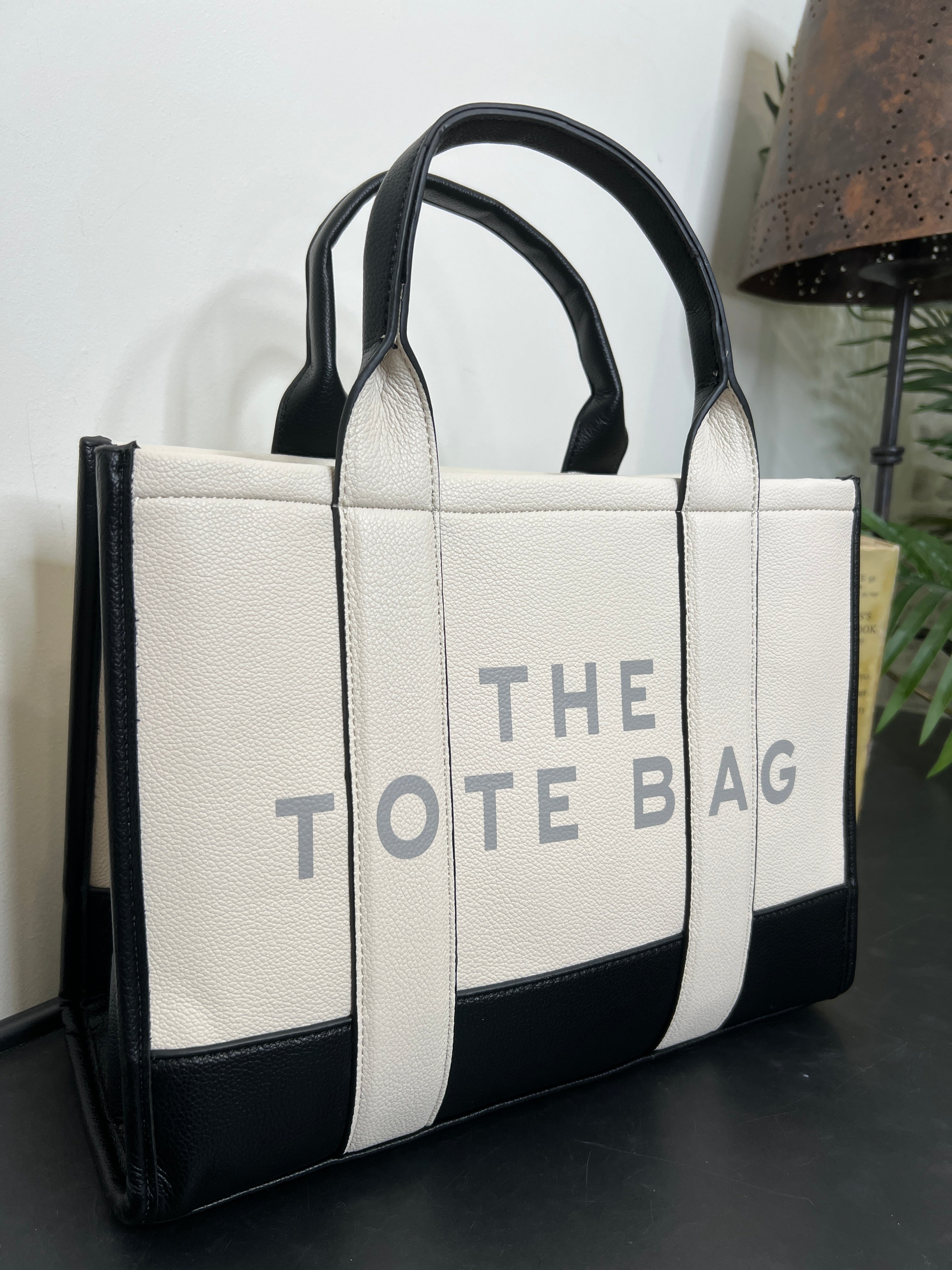 Taylor ‘The Tote Bag’ in cream & black
