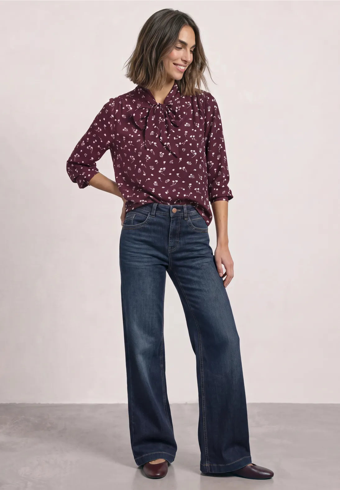 Ditsy print blouse with tie in rustic rouge
