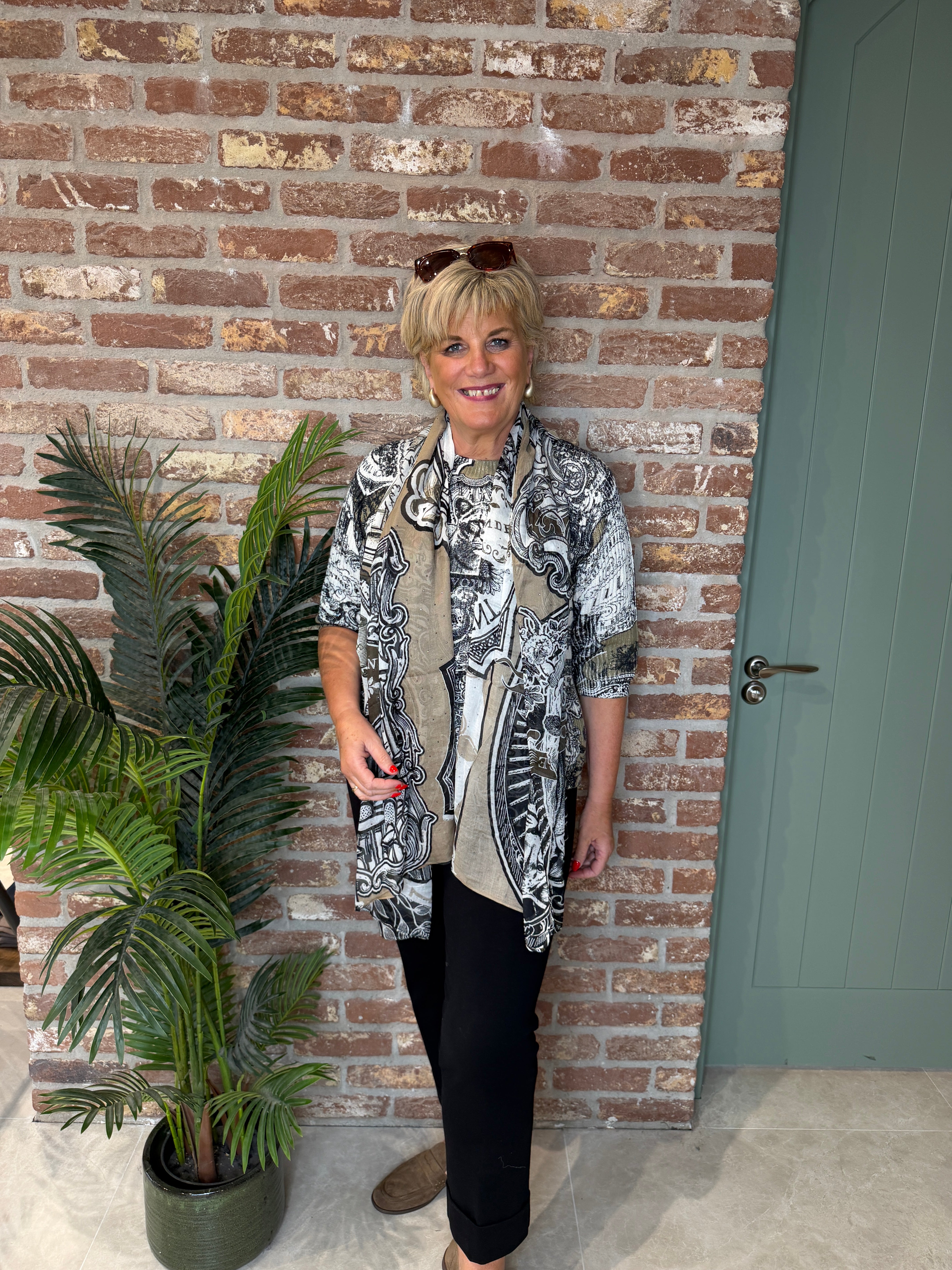 Embellished print pullover in white & green