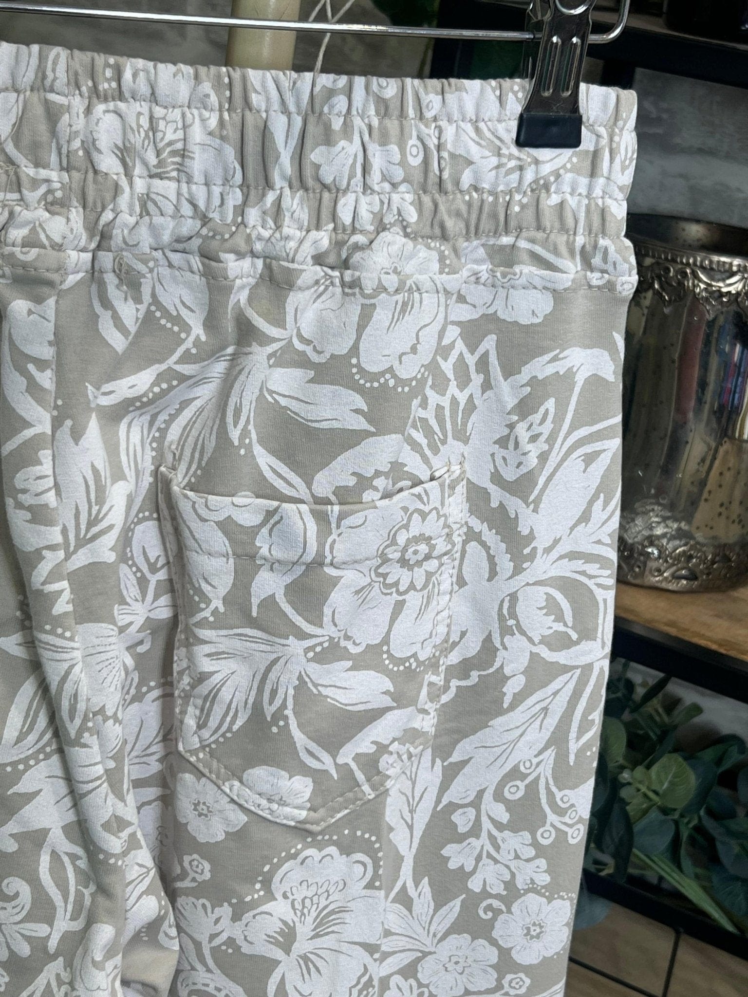 Deck By Decollage Floral Joggers In Beige - Crabtree Cottage
