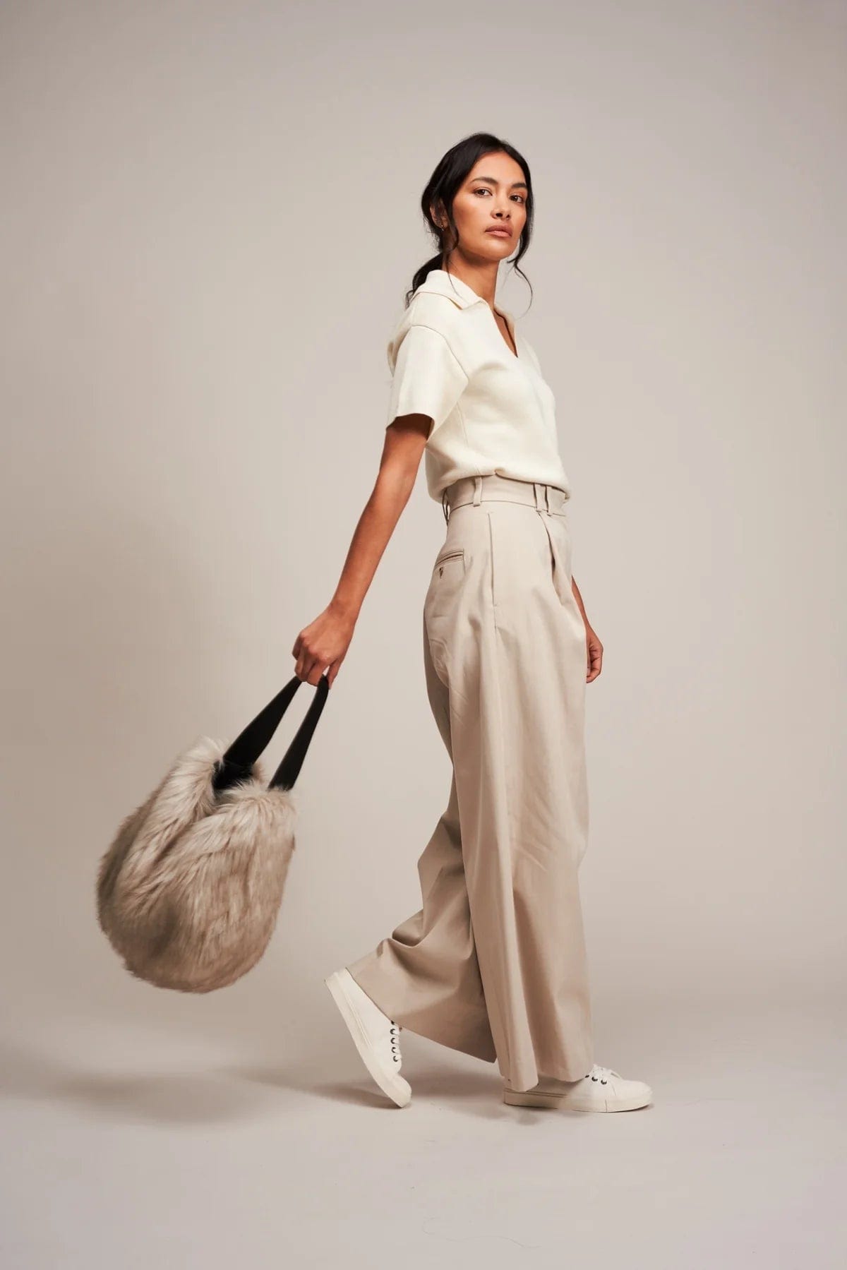 Helen Moore Slouch Bag In Oyster