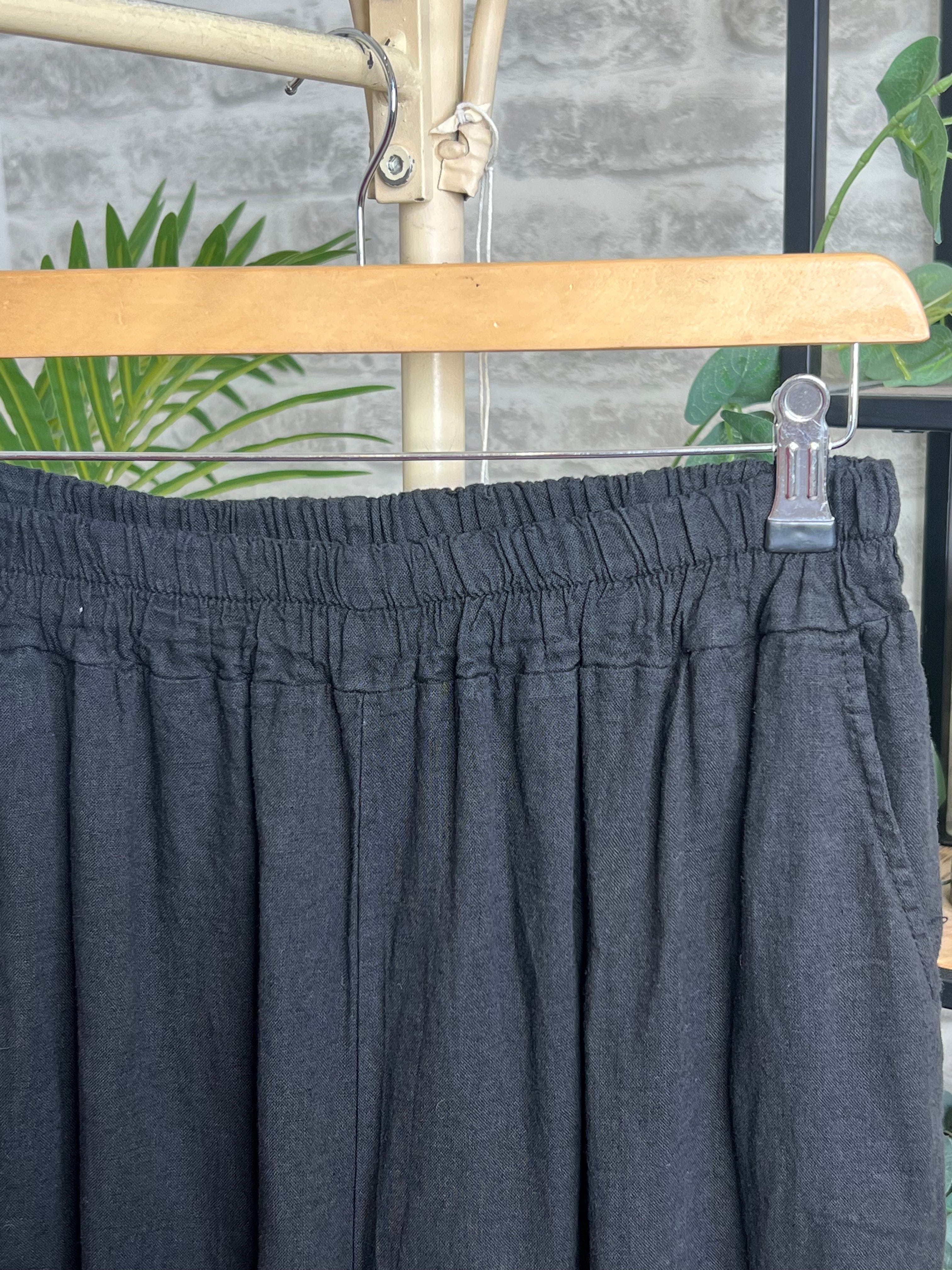 Rose Trousers With Buttons In Black