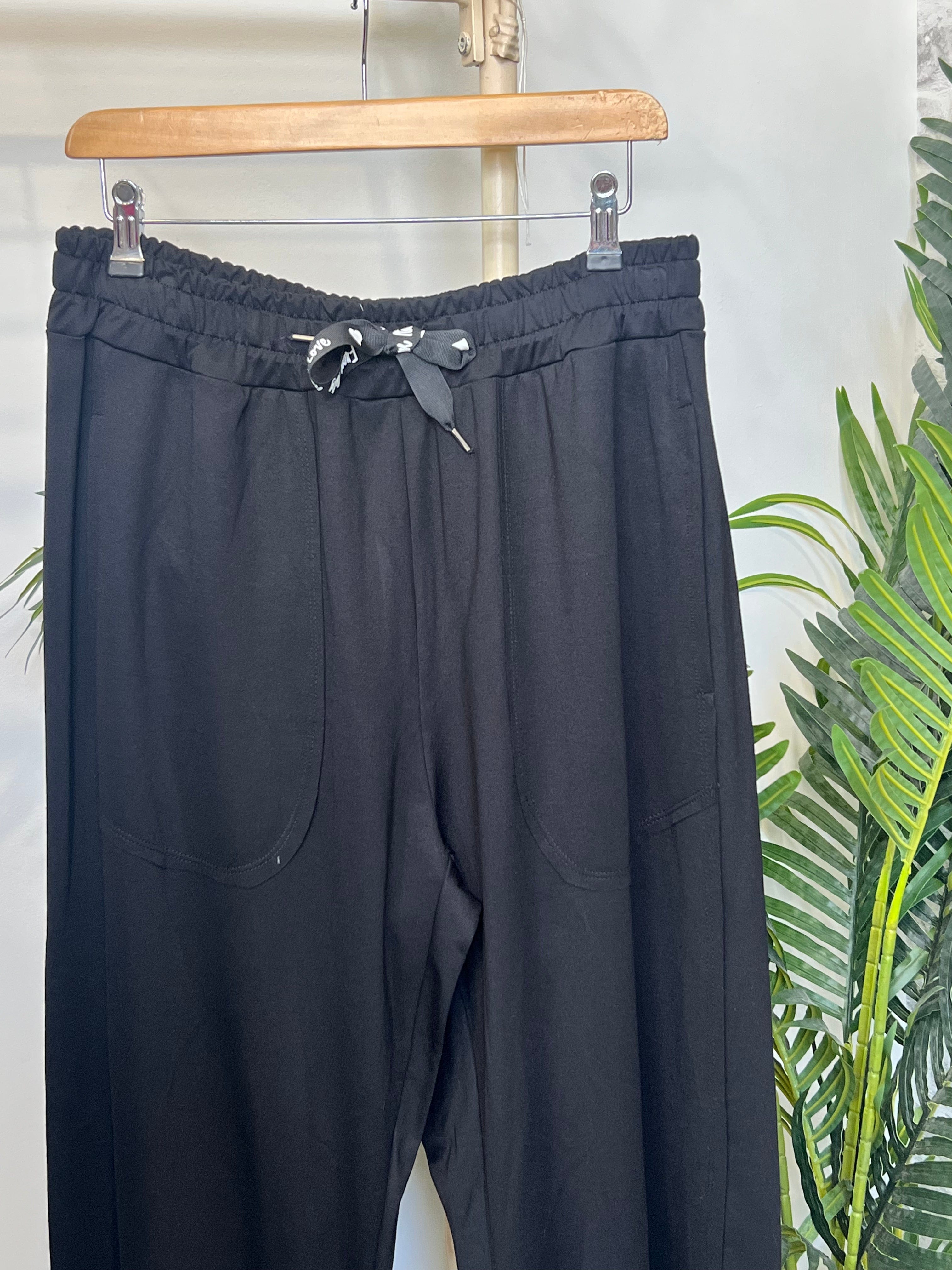 Ella Wide Leg Trousers In Black