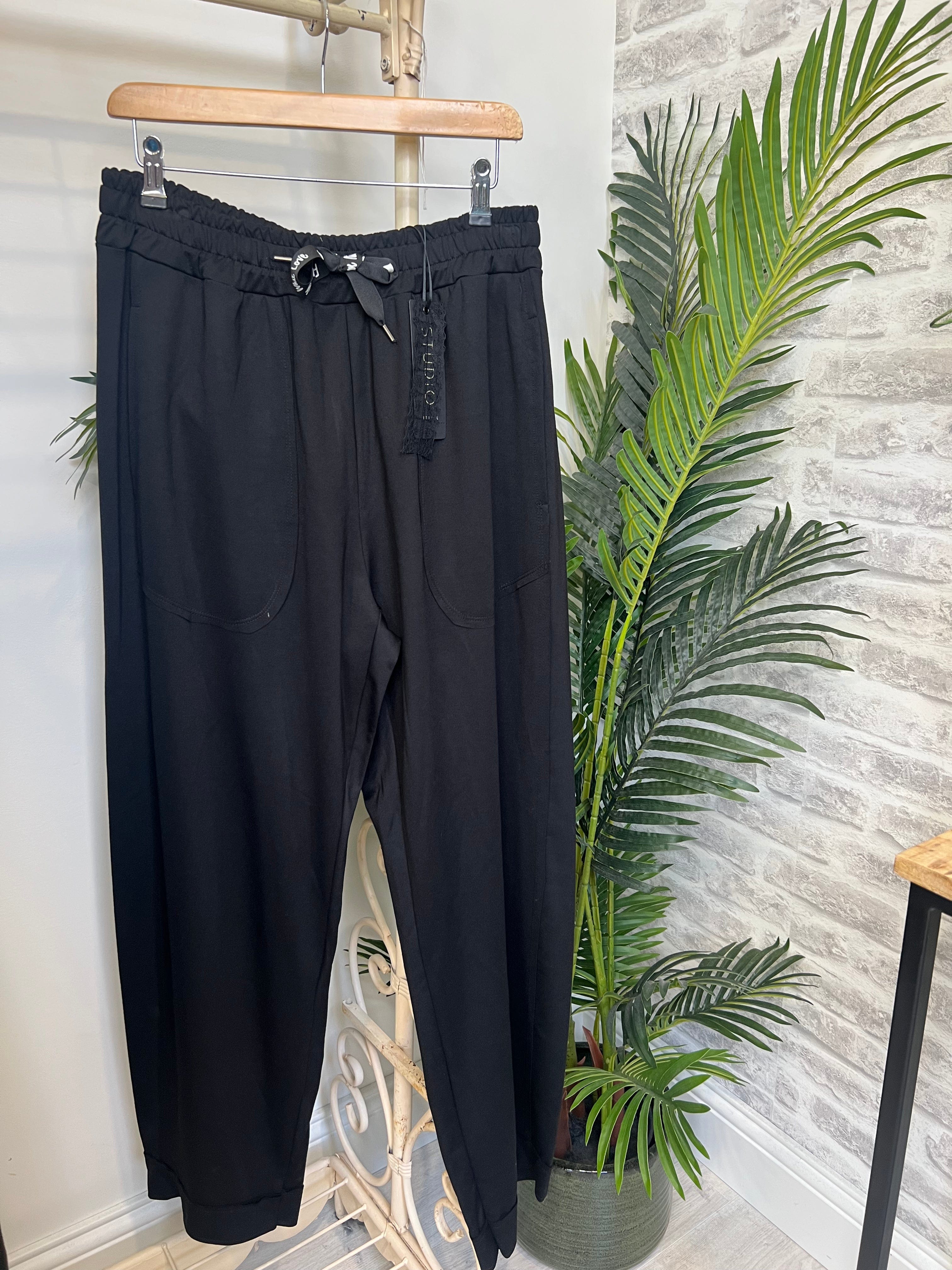Ella Wide Leg Trousers In Black