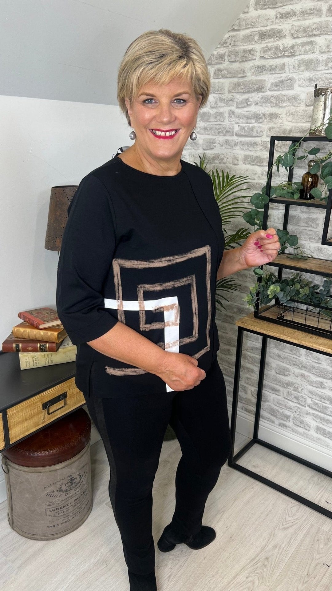 Peruzzi Square Print Top In Black - Crabtree Cottage