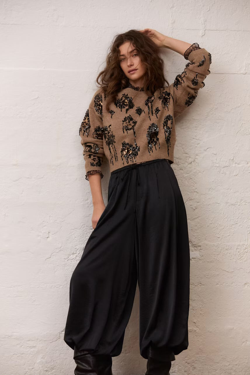 Sequence pullover in camel